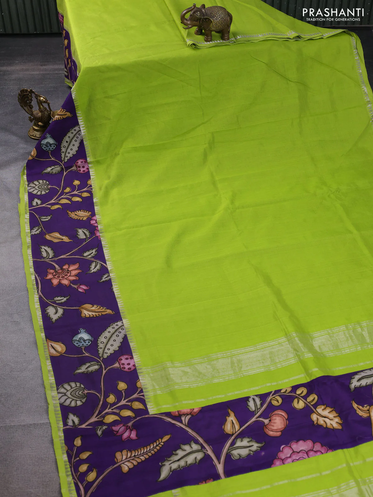 Mangalgiri silk cotton saree light green and violet with plain body and long kalamkari printed applique border - Image 2