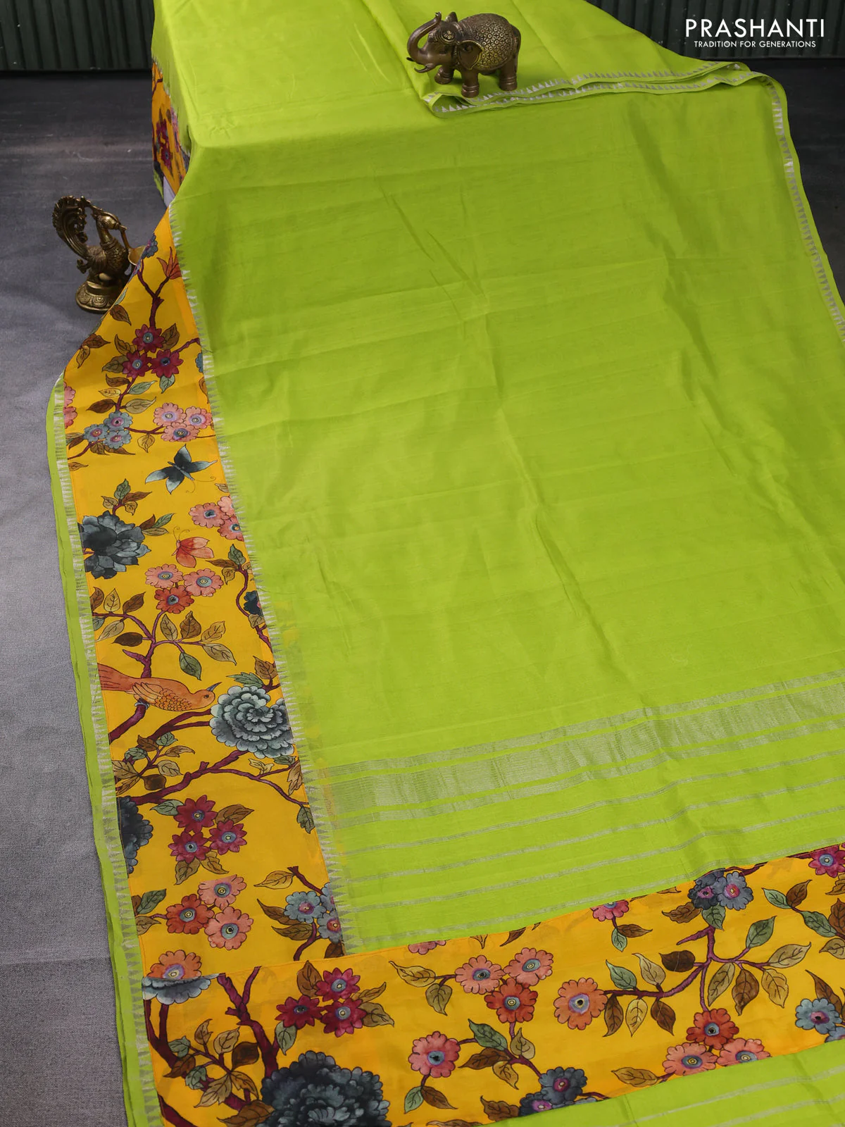 Mangalgiri silk cotton saree light green and yellow with plain body and long kalamkari printed applique border - Image 2