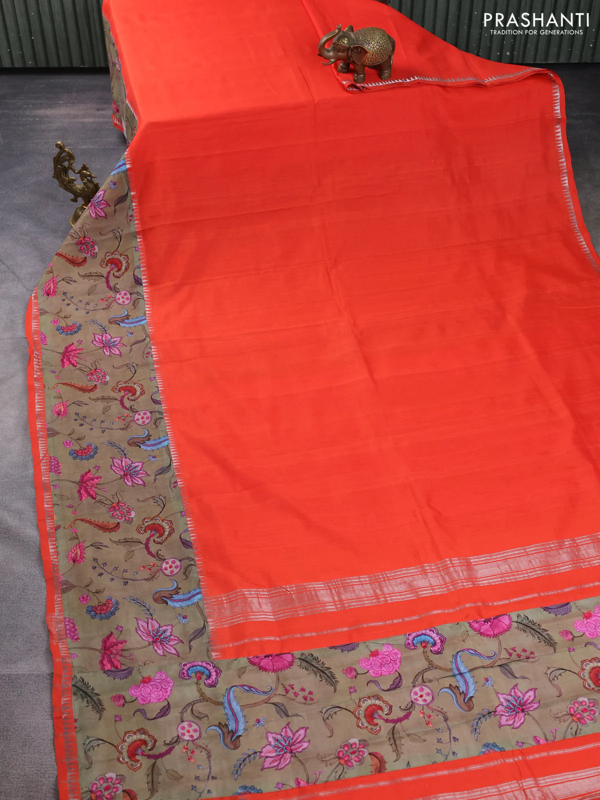 Mangalgiri silk cotton saree orange and chikku shade with plain body and temple design kalamkari printed applique border - Image 2