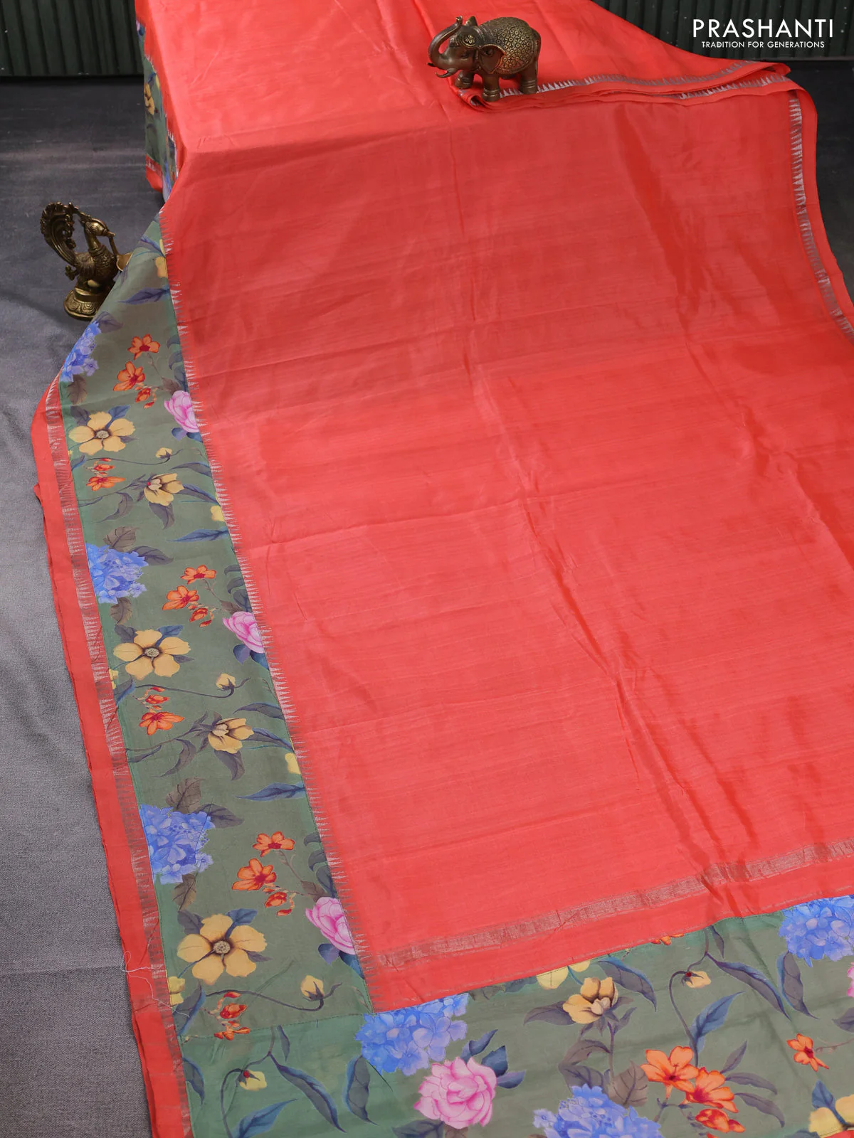Mangalgiri silk cotton saree orange and green with plain body and long kalamkari printed applique border - Image 2