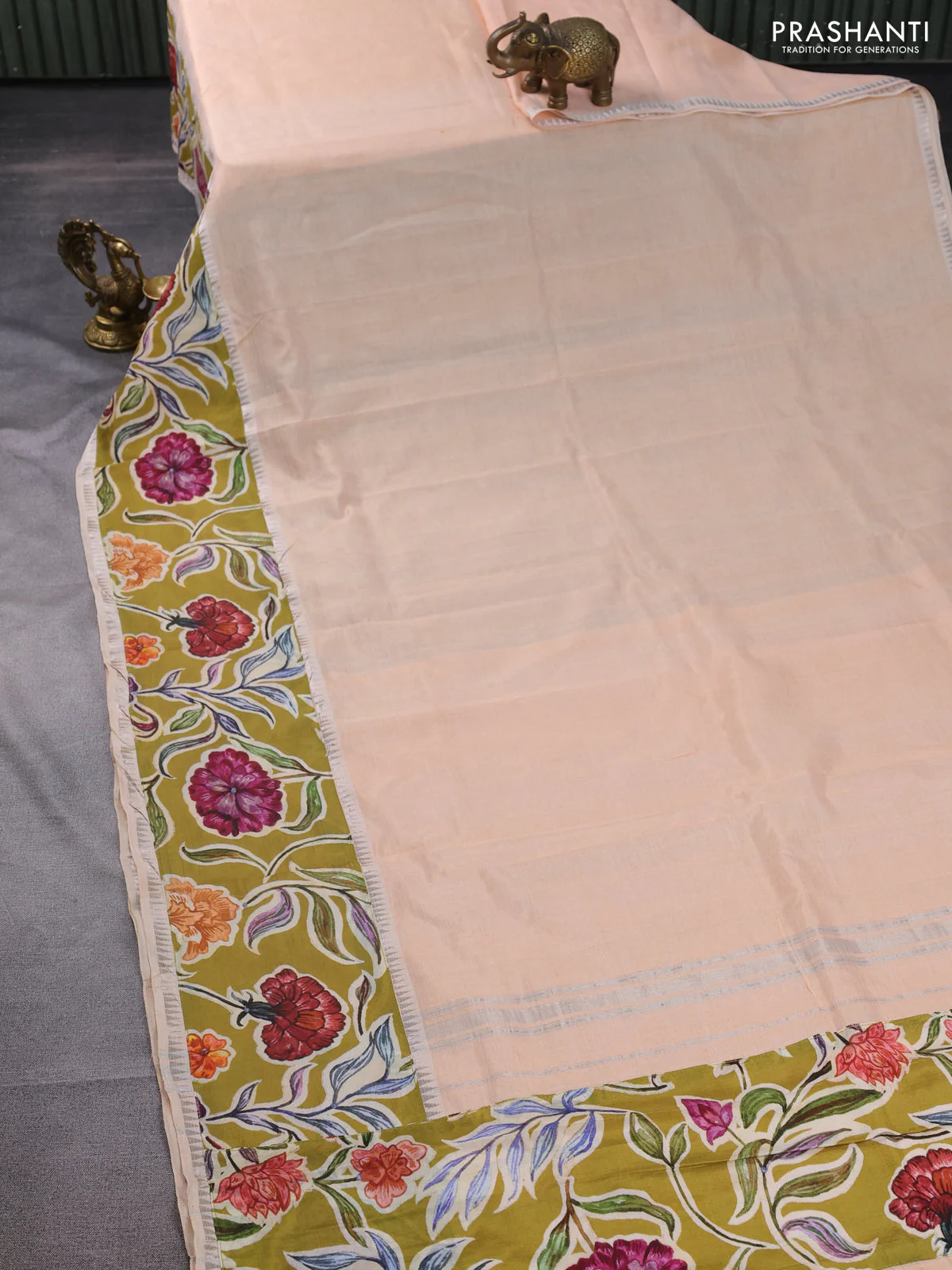 Mangalgiri silk cotton saree pale orange and mehendi green with plain body and long kalamkari printed applique border - Image 2