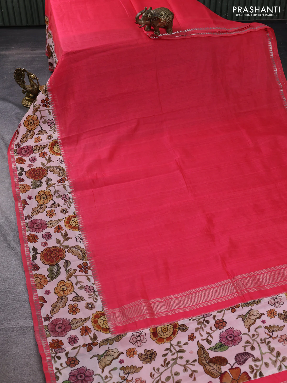 Mangalgiri silk cotton saree peach pink with plain body and long kalamkari printed applique border - Image 2