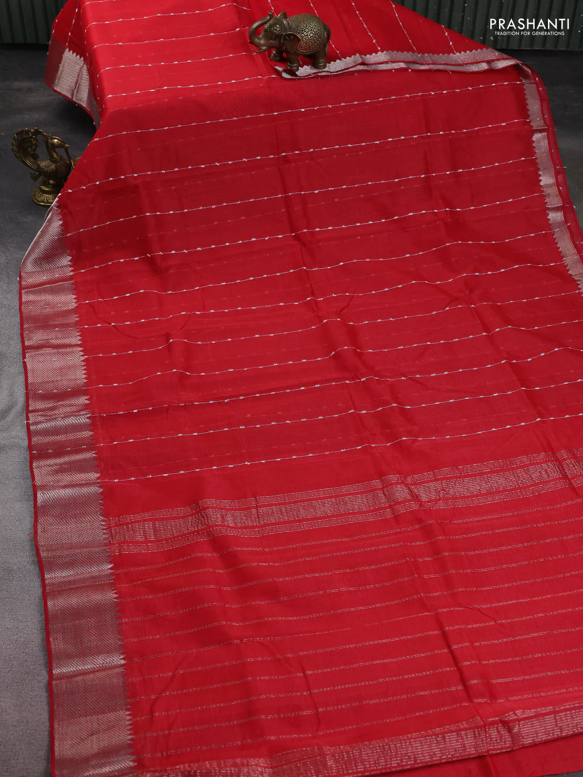 Mangalgiri silk cotton saree red and teal green with allover thread weaves and zari woven border - Image 2