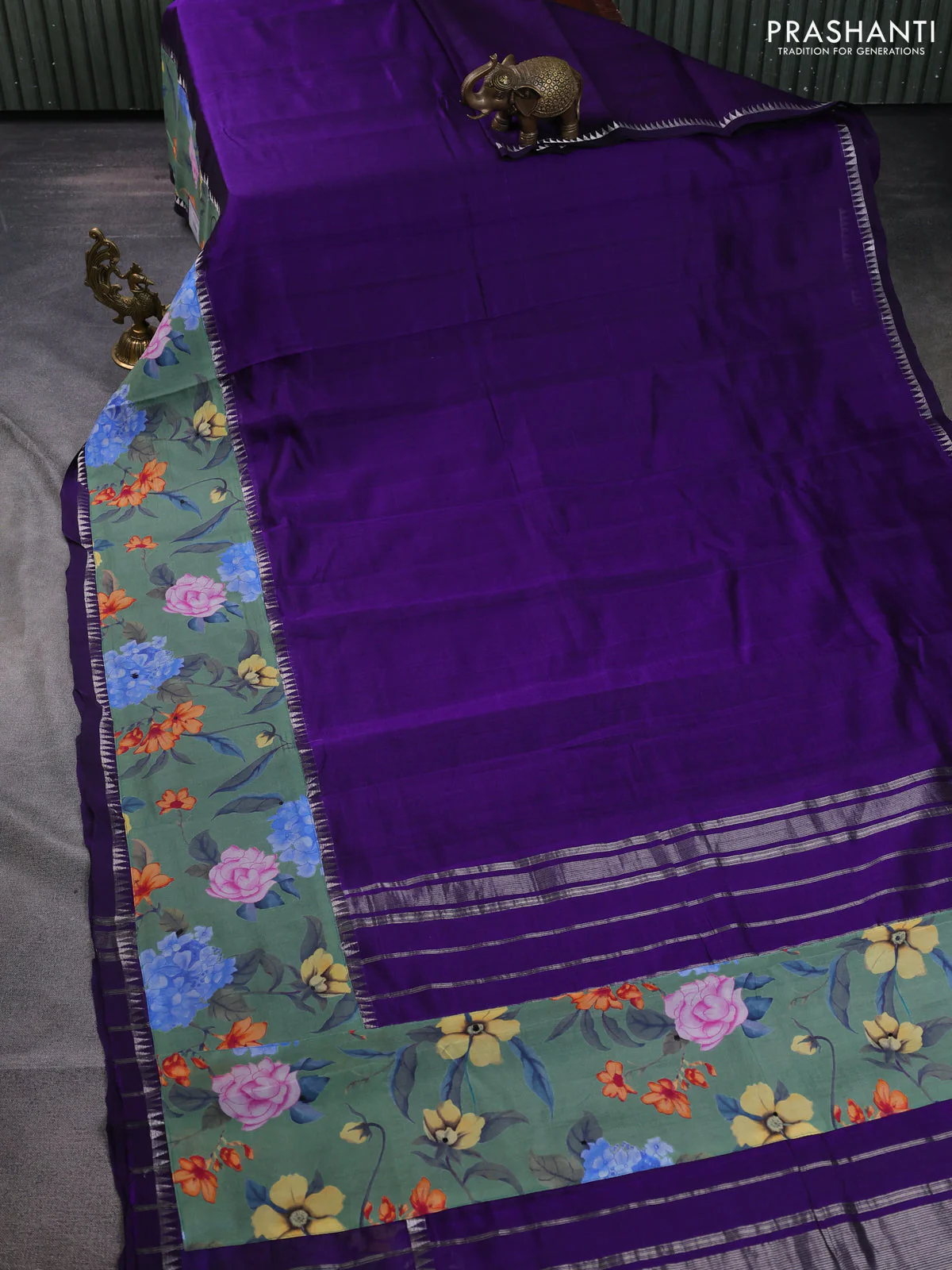Mangalgiri silk cotton saree violet and pastel green with plain body and temple design kalamkari printed applique border - Image 2