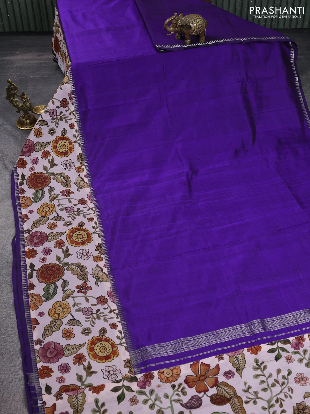 Mangalgiri silk cotton saree violet and pastel pink with plain body and temple design kalamkari printed applique border - Image 2