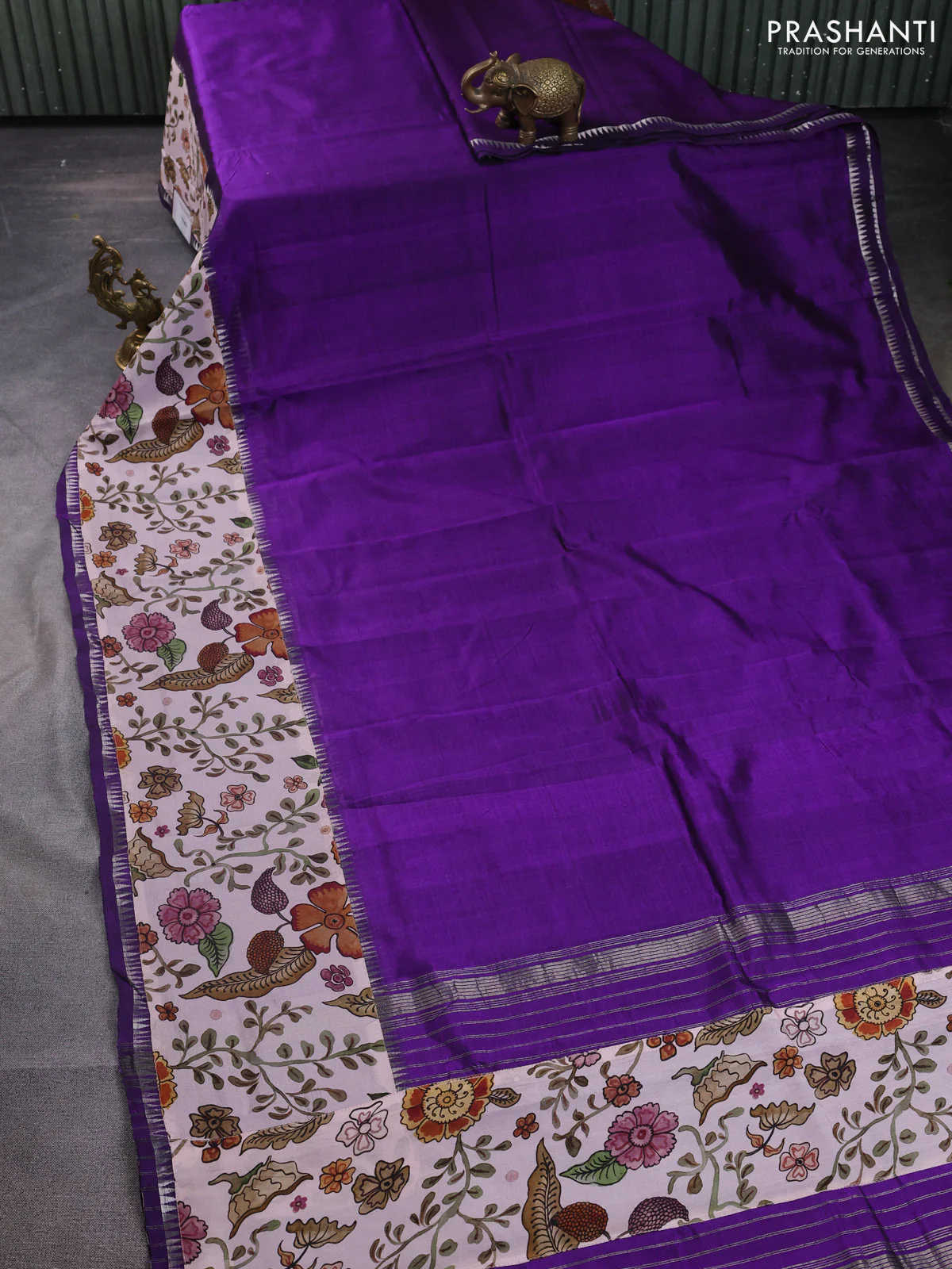 Mangalgiri silk cotton saree violet and pastel pink with plain body and temple design kalamkari printed applique border - Image 2