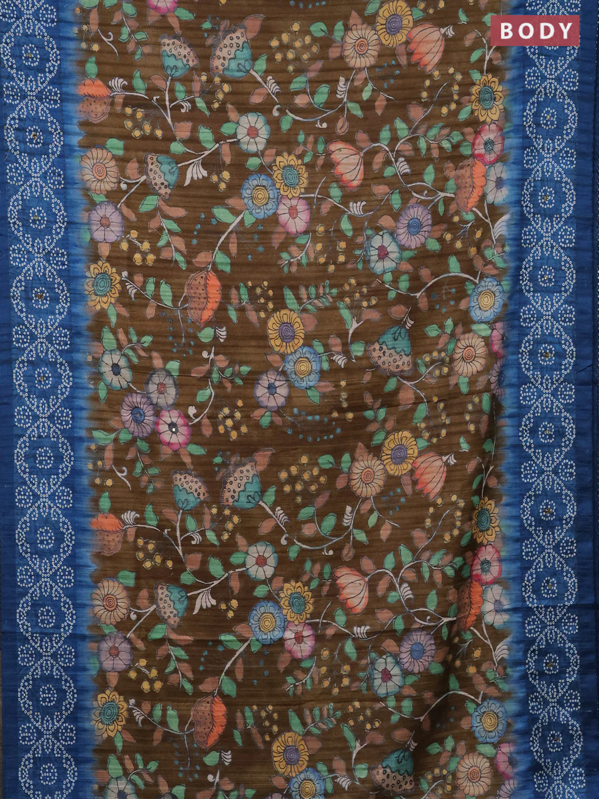 Matka tussar saree dark mehendi green and blue with allover kalamkari prints and bandhani printed & embroidery work border 1damage - Image 2