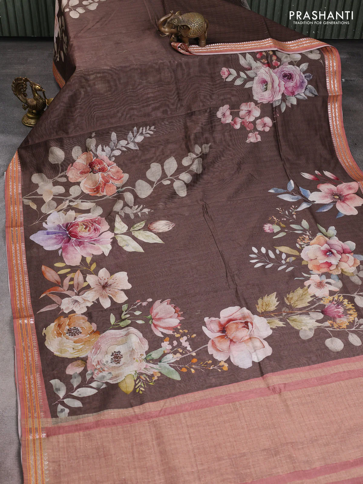Mul chanderi saree brown and peach shade with allover floral digital prints and zari woven border - Image 2