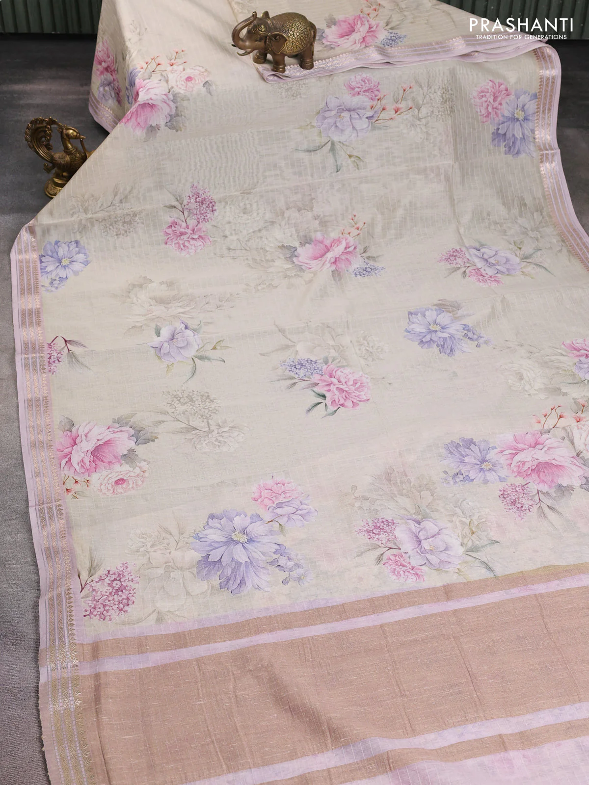 Mul chanderi saree cream and mild lavender with allover floral digital prints and zari woven border - Image 2