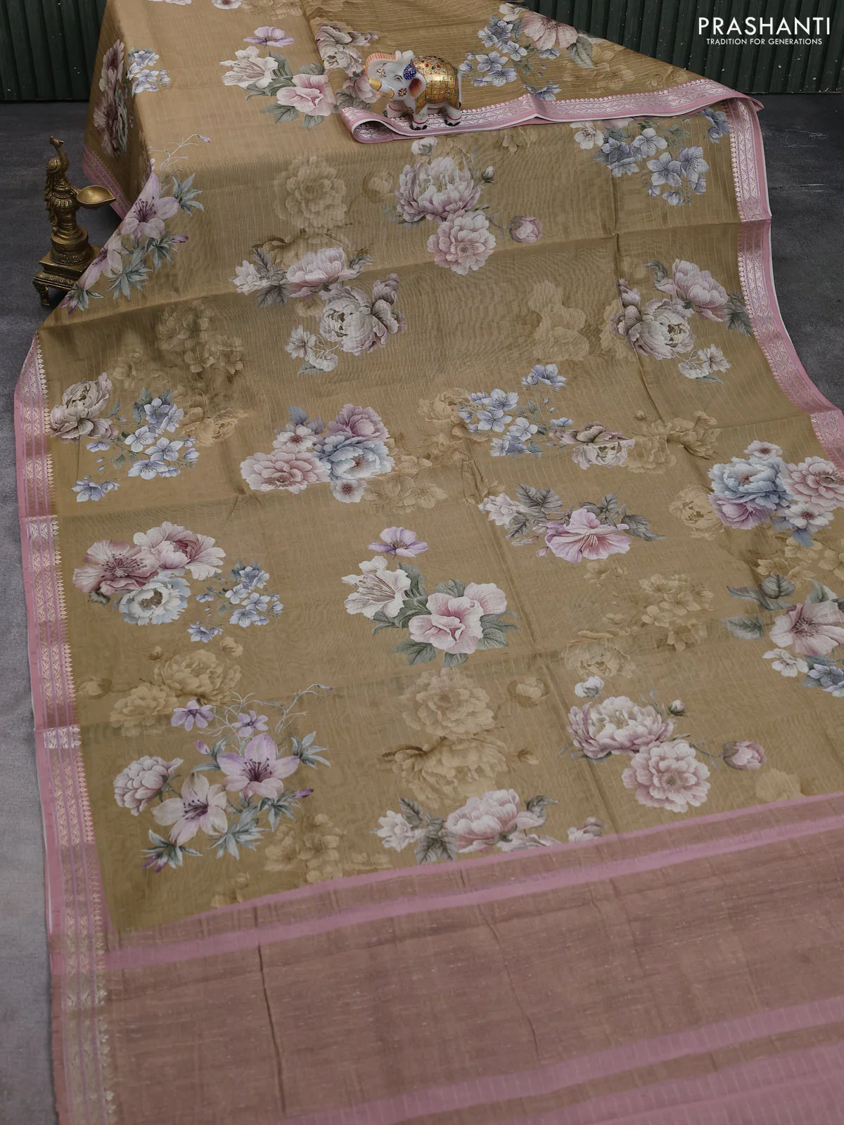 Mul chanderi saree elaichi green and pastel pink with allover floral digital prints and zari woven border - Image 2