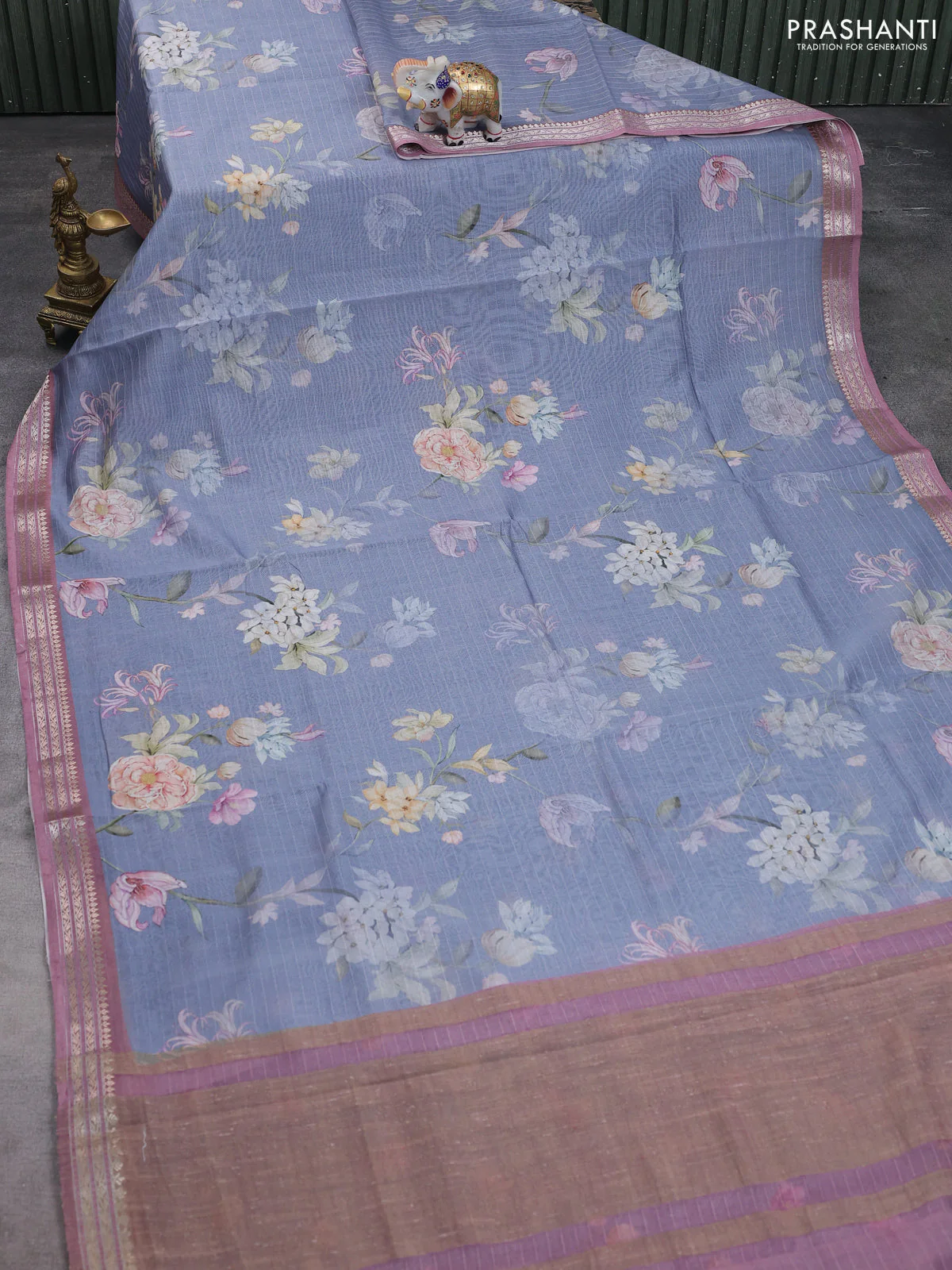 Mul chanderi saree grey and pastel pink with allover floral digital prints and zari woven border - Image 2