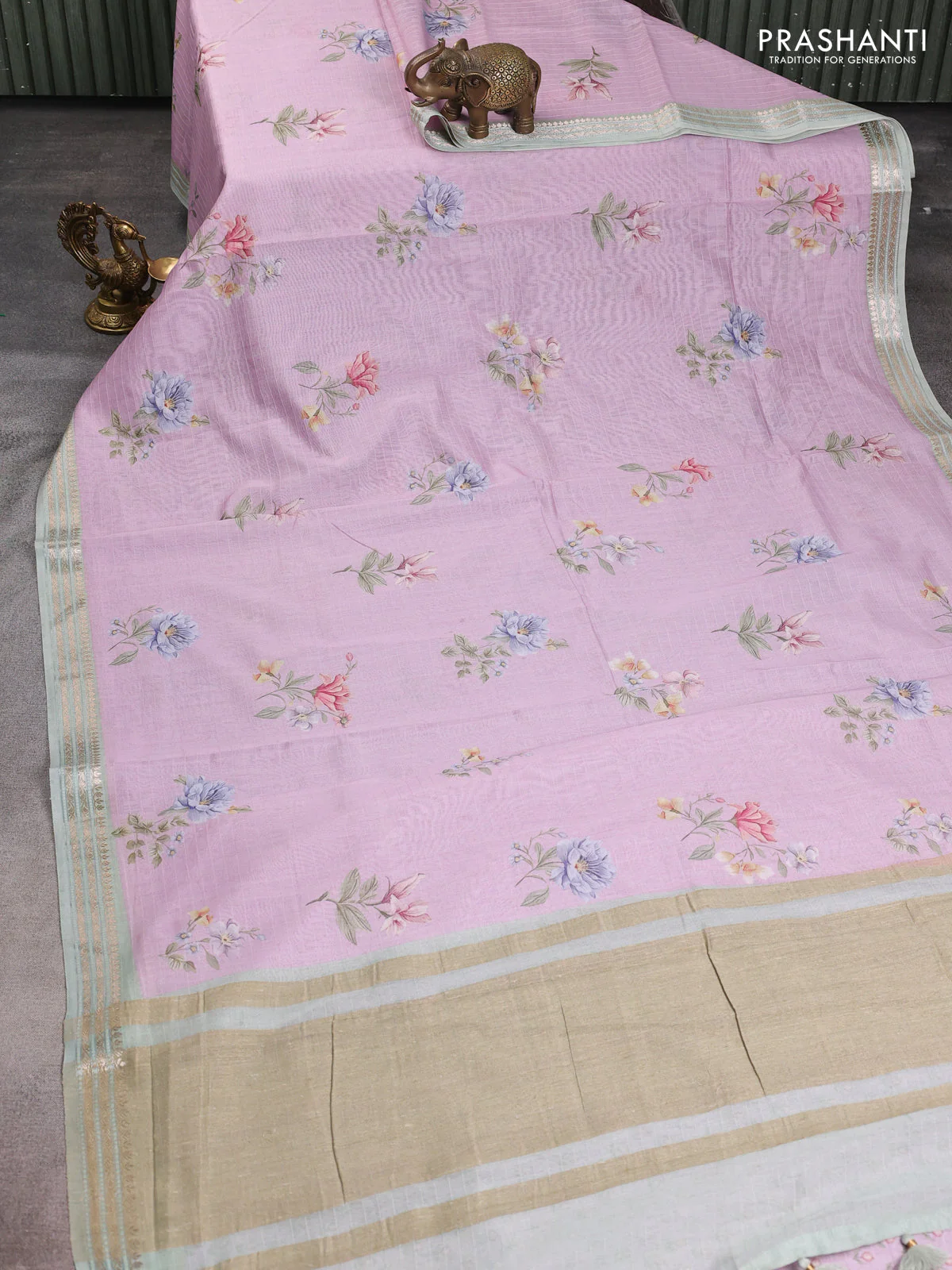 Mul chanderi saree lavender and pastel green with allover floral digital prints and zari woven border - Image 2