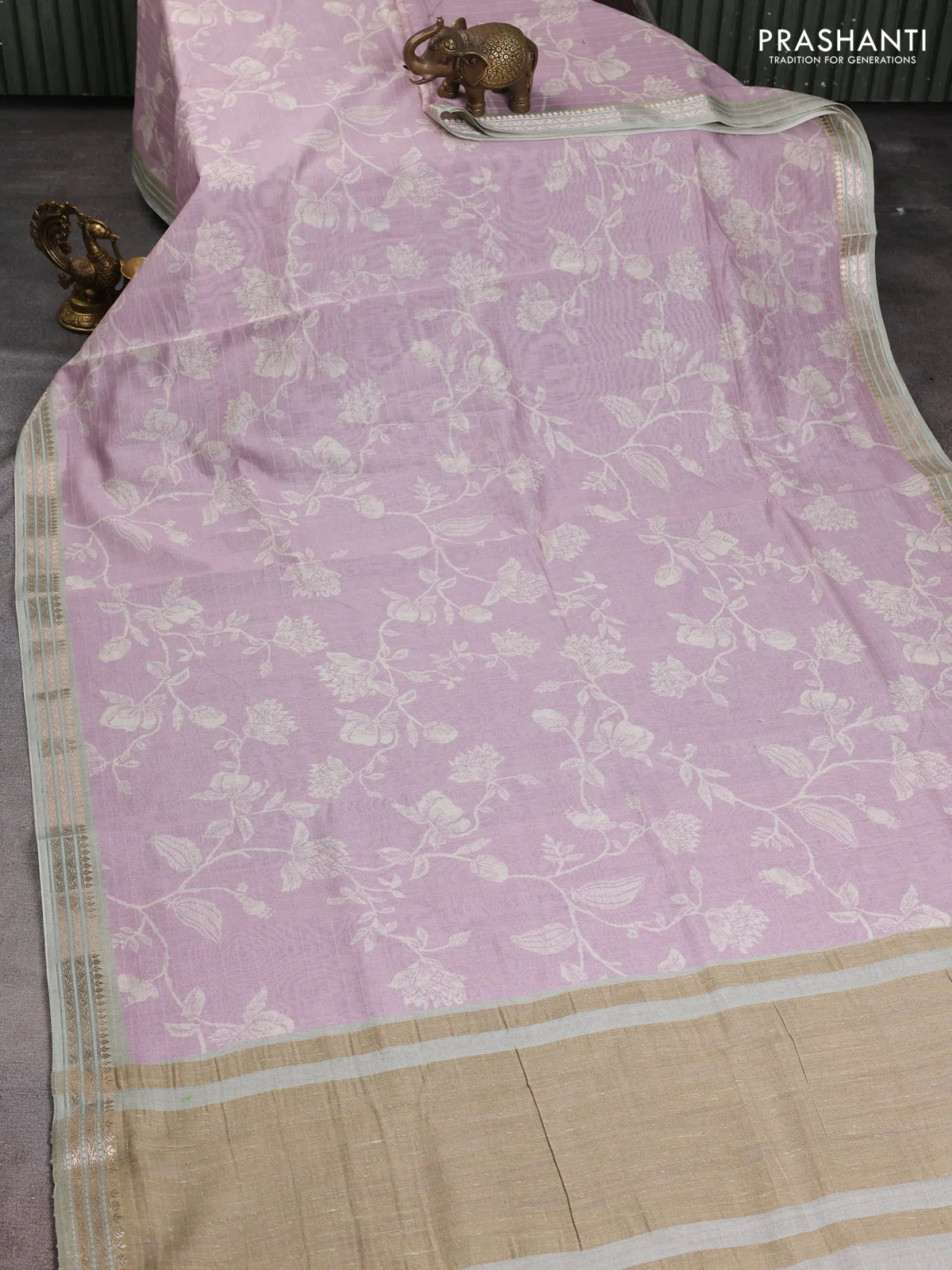 Mul chanderi saree lavender shade and pastel green with allover floral digital prints and zari woven border - Image 2