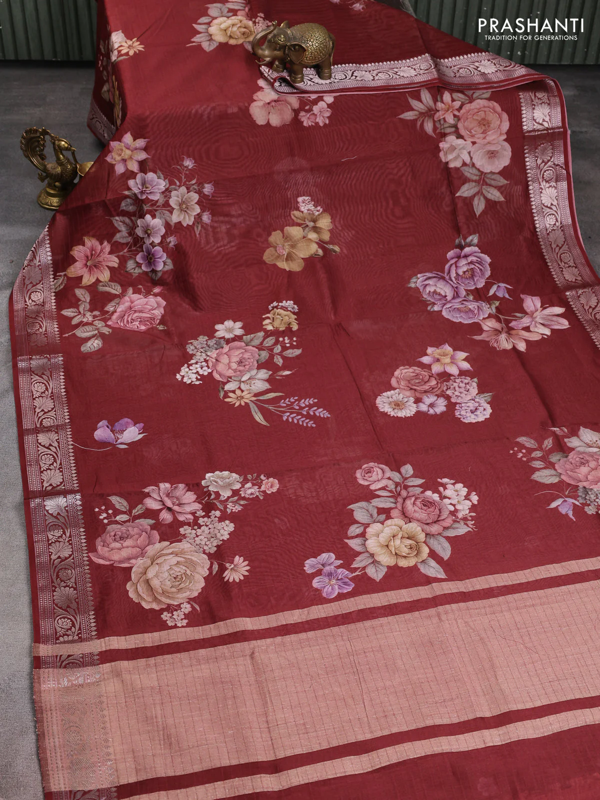 Mul chanderi saree maroon with allover floral digital prints and zari woven border - Image 2