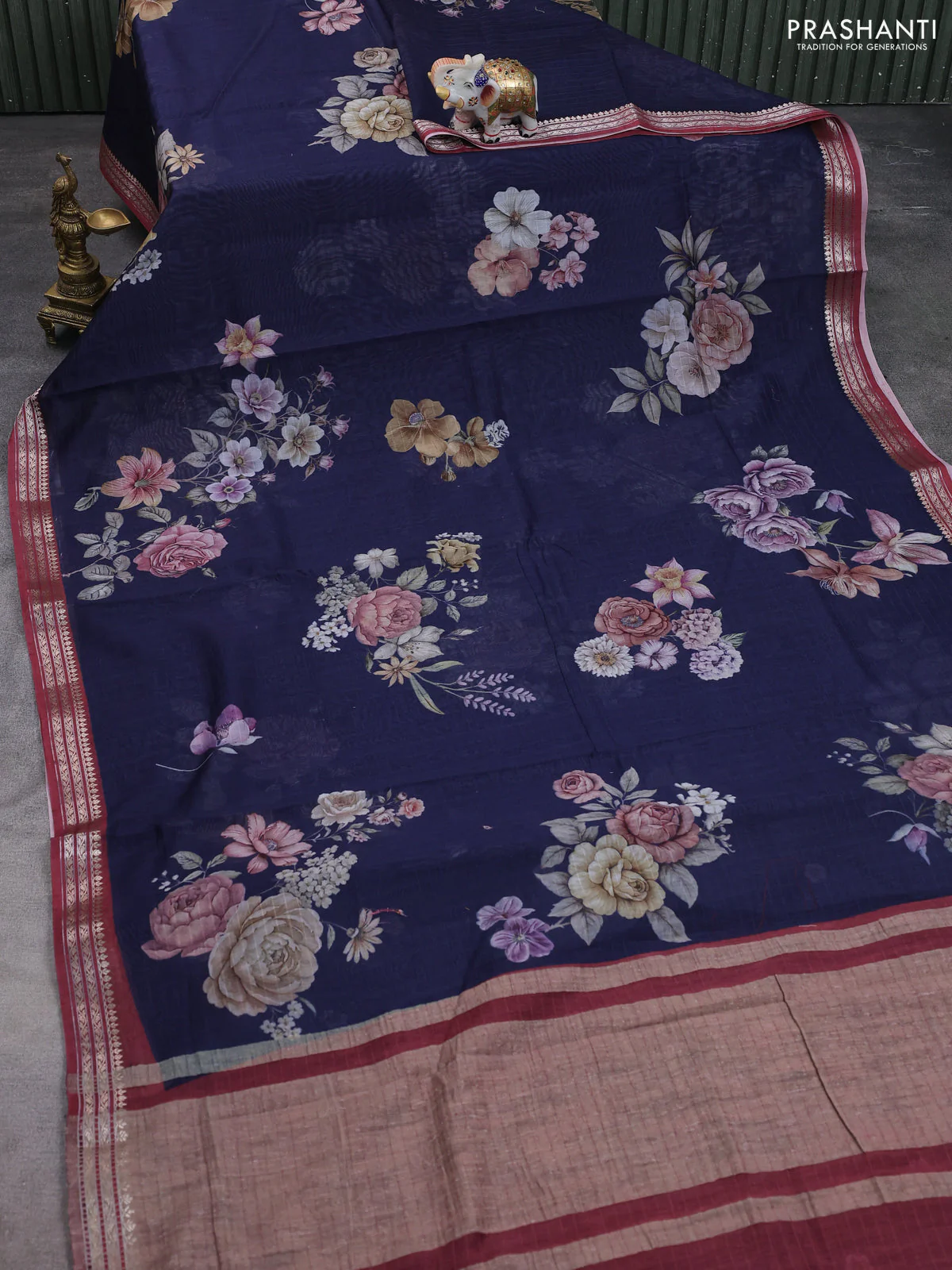 Mul chanderi saree navy blue and maroon with allover floral digital prints and zari woven border - Image 2