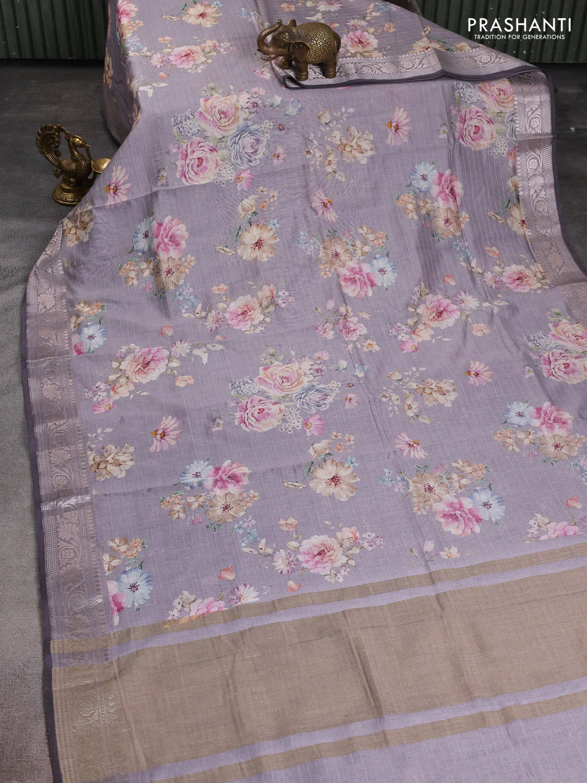 Mul chanderi saree pastel grey with allover floral digital prints and zari woven border - Image 2
