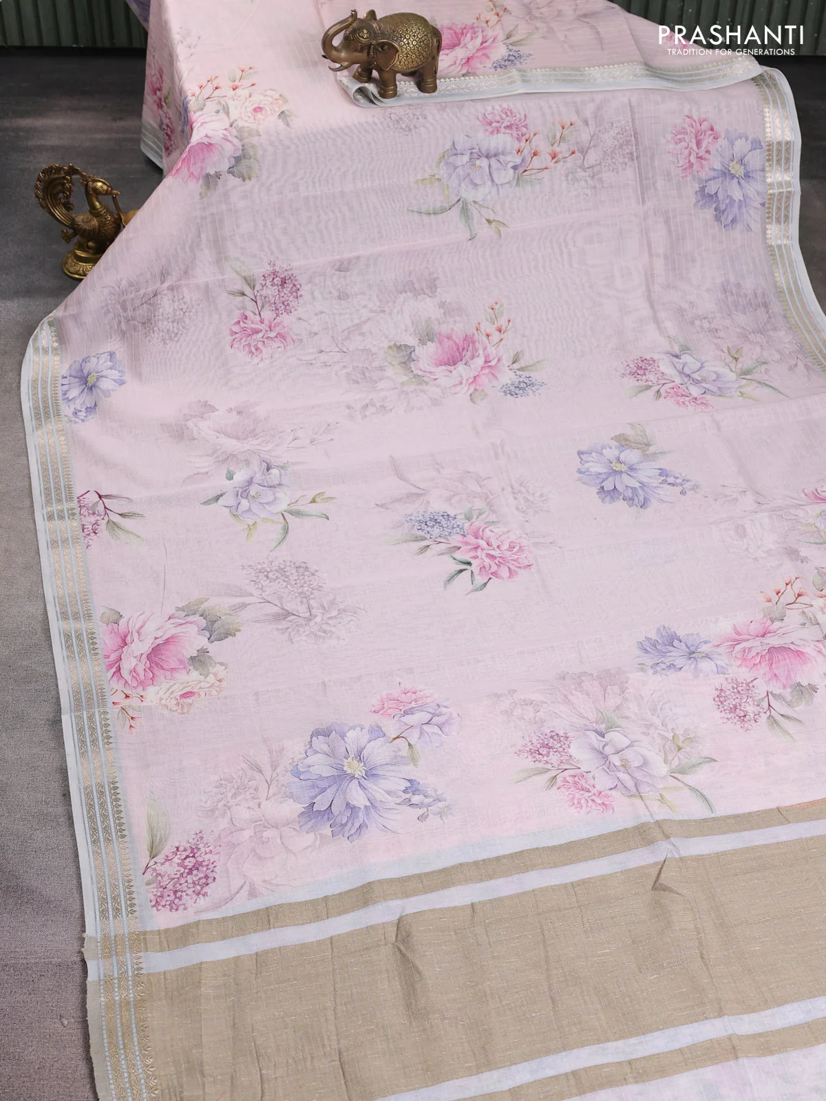 Mul chanderi saree pastel pink and pastel grey with allover floral digital prints and zari woven border - Image 2