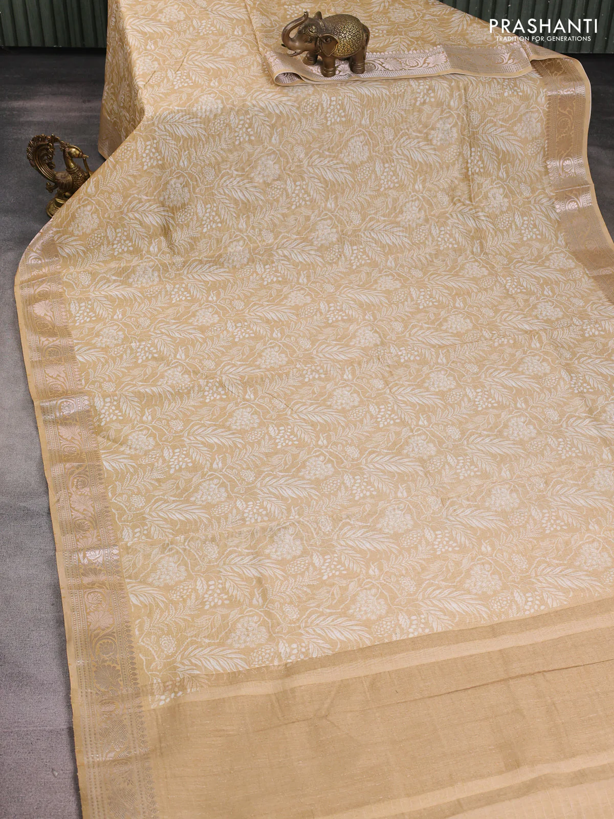 Mul chanderi saree sandal with allover digital prints and zari woven border - Image 2