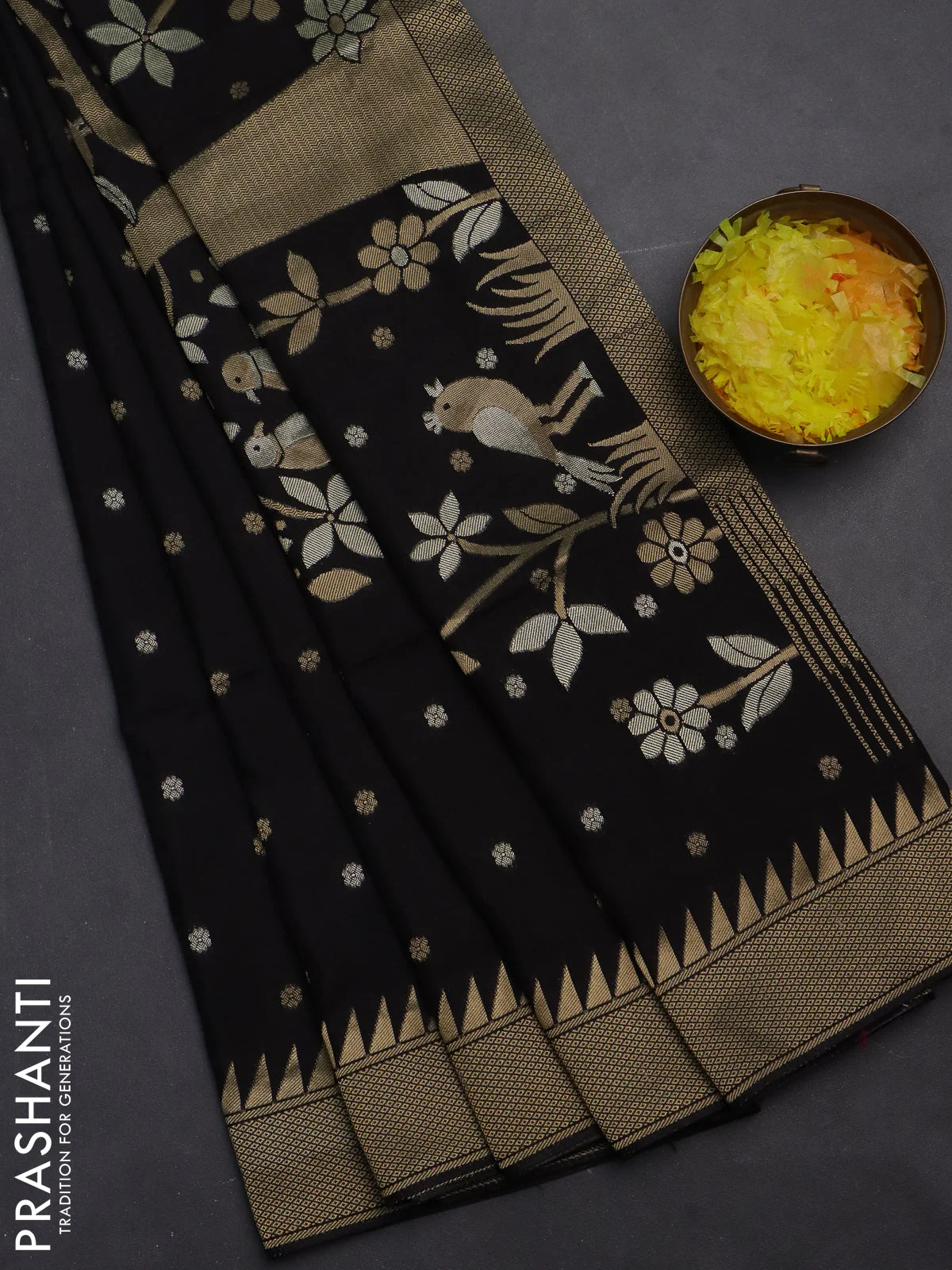 Munga crepe silk saree black and pink with silver & gold zari woven buttas and rich zari woven pallu - Image 2