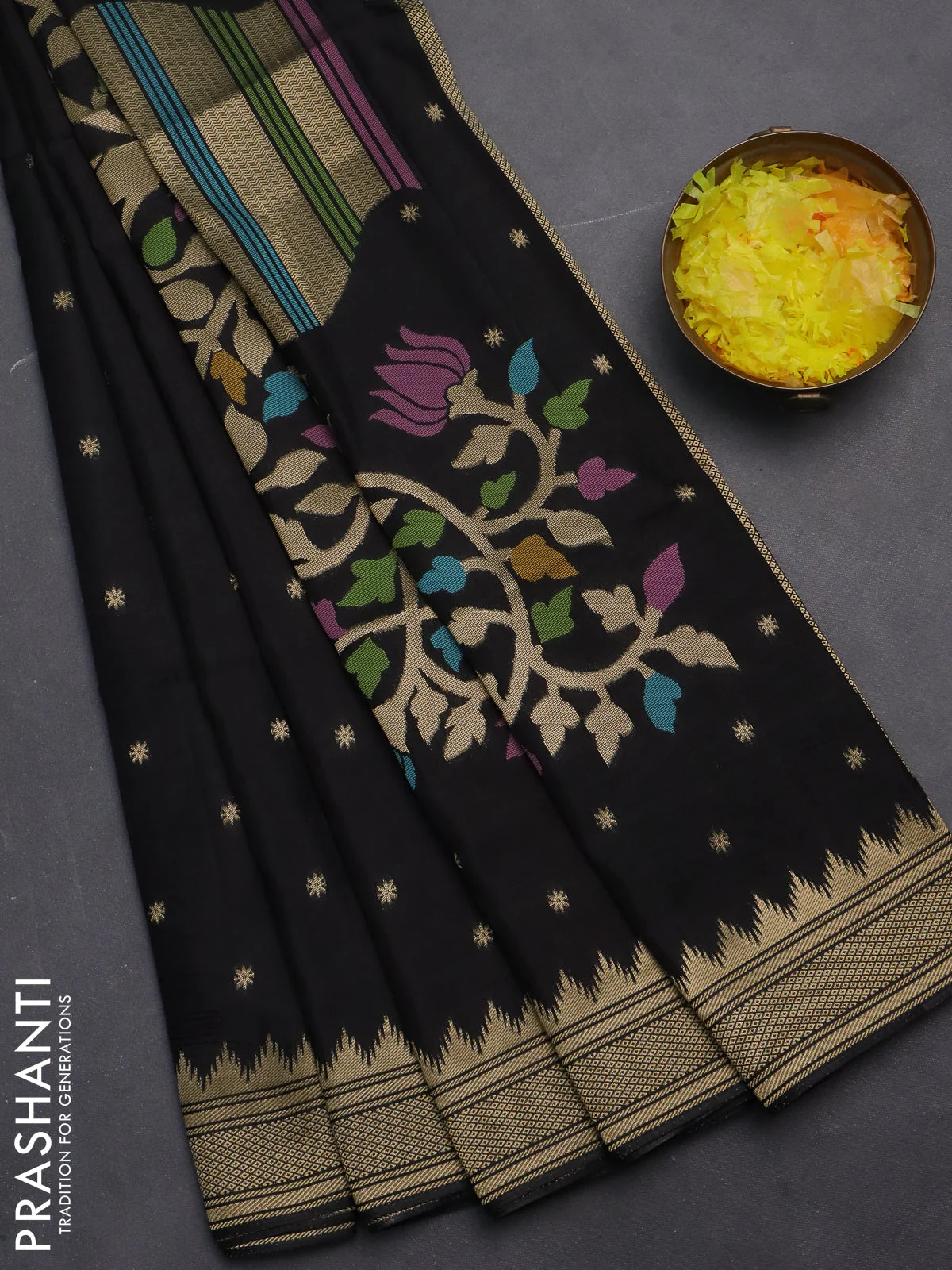 Munga crepe silk saree black and pink with zari woven buttas and rich thread & zari woven pallu - Image 2