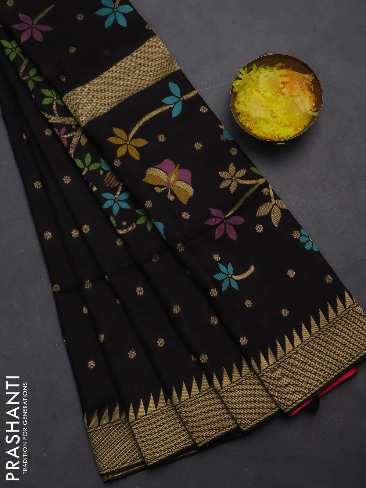 Munga crepe silk saree black and pink with zari woven buttas and rich thread & zari woven pallu - Image 2