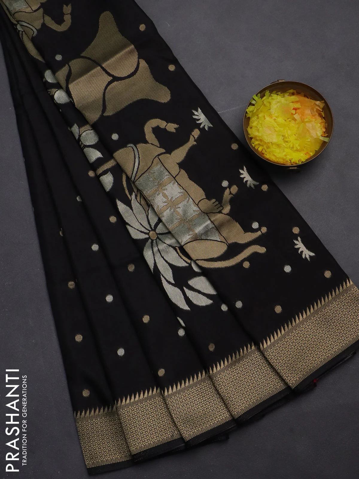 Munga crepe silk saree black and pink with zari woven buttas and rich zari woven pallu - Image 2