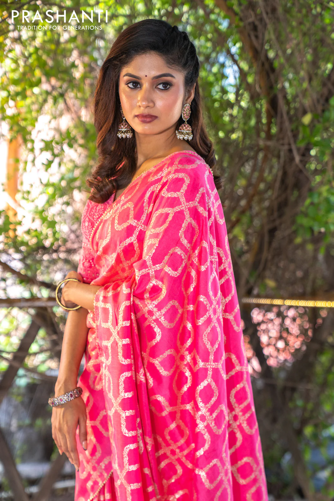 Munga tussar silk saree candy pink with allover banarasi zari weaves and gottapatti lace work border and readymade chikankari work blouse - Image 5