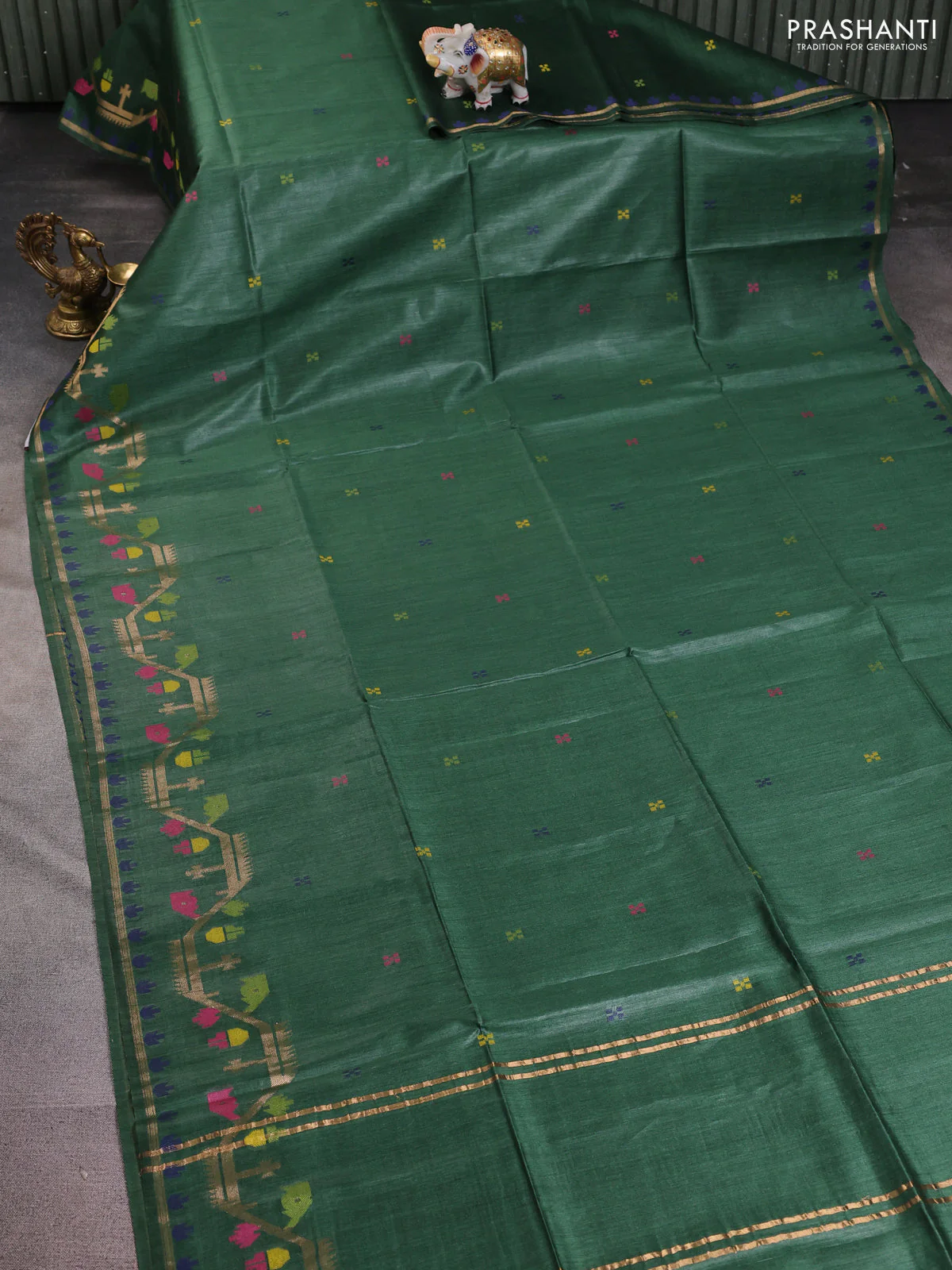 Munga tussar silk saree green with thread woven buttas and woven border - Image 2