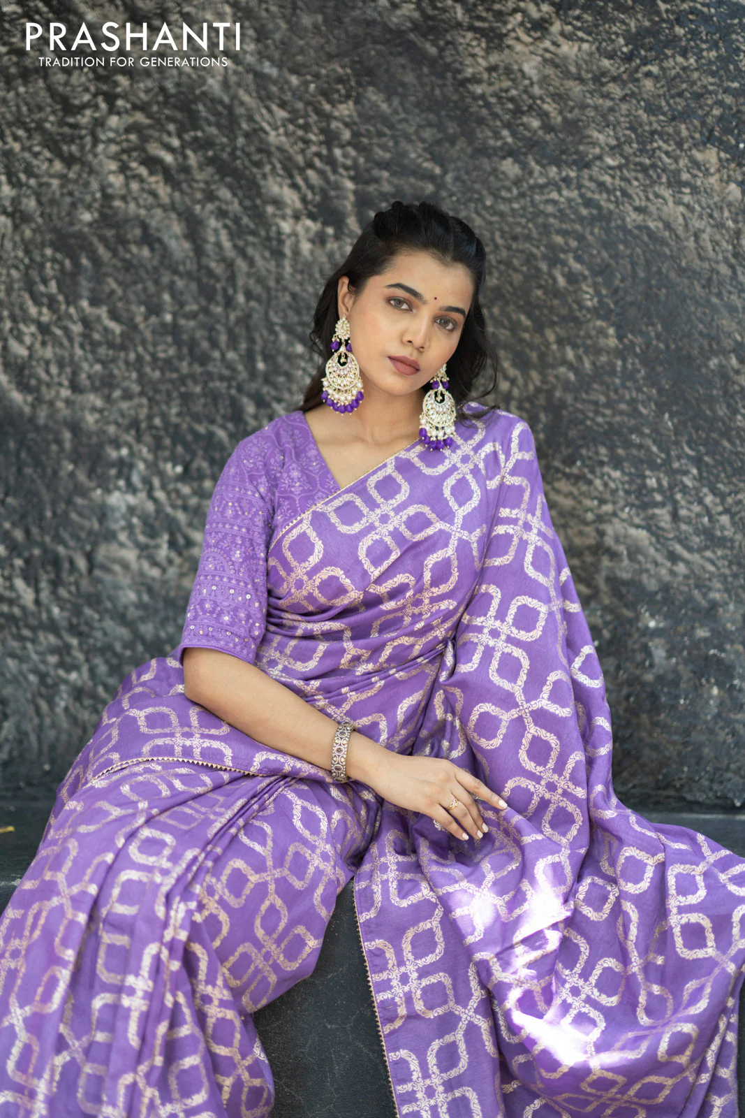 Munga tussar silk saree lavender shade with allover banarasi zari weaves and gottapatti lace work border and readymade chikankari work blouse - Image 5