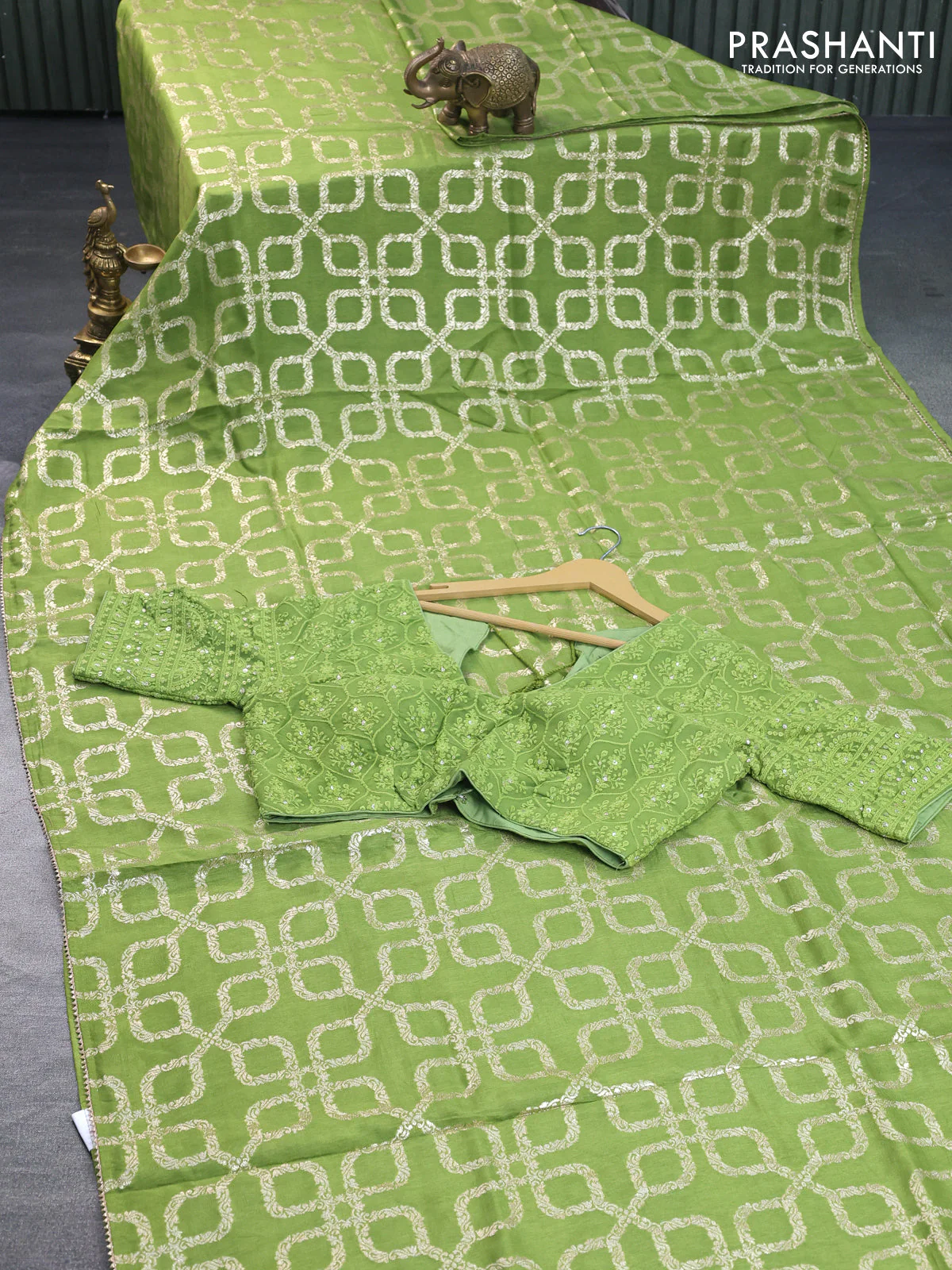 Munga tussar silk saree light green with allover banarasi zari weaves and gottapatti lace work border and readymade chikankari work blouse - Image 6