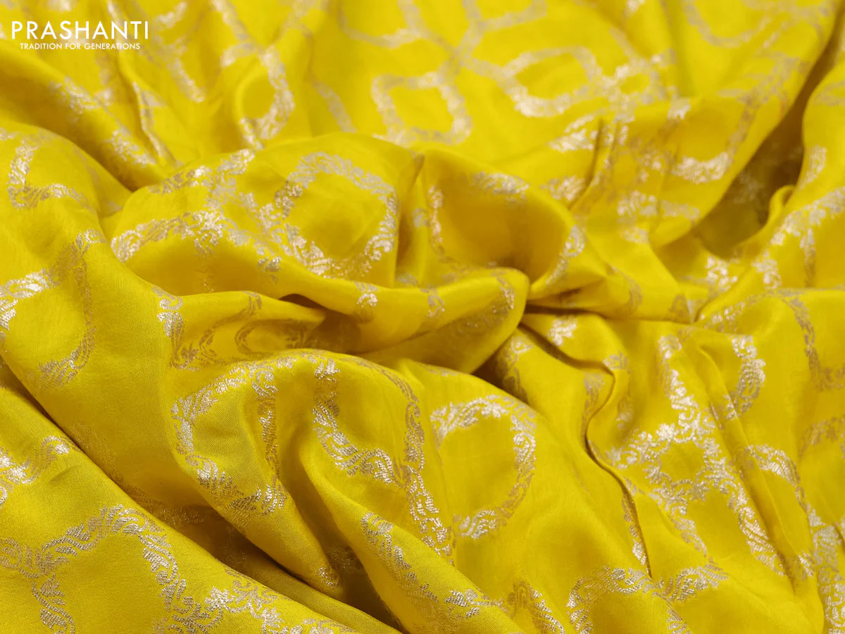 Munga tussar silk saree yellow with allover banarasi zari weaves and gottapatti lace work border and readymade chikankari work blouse - Image 6
