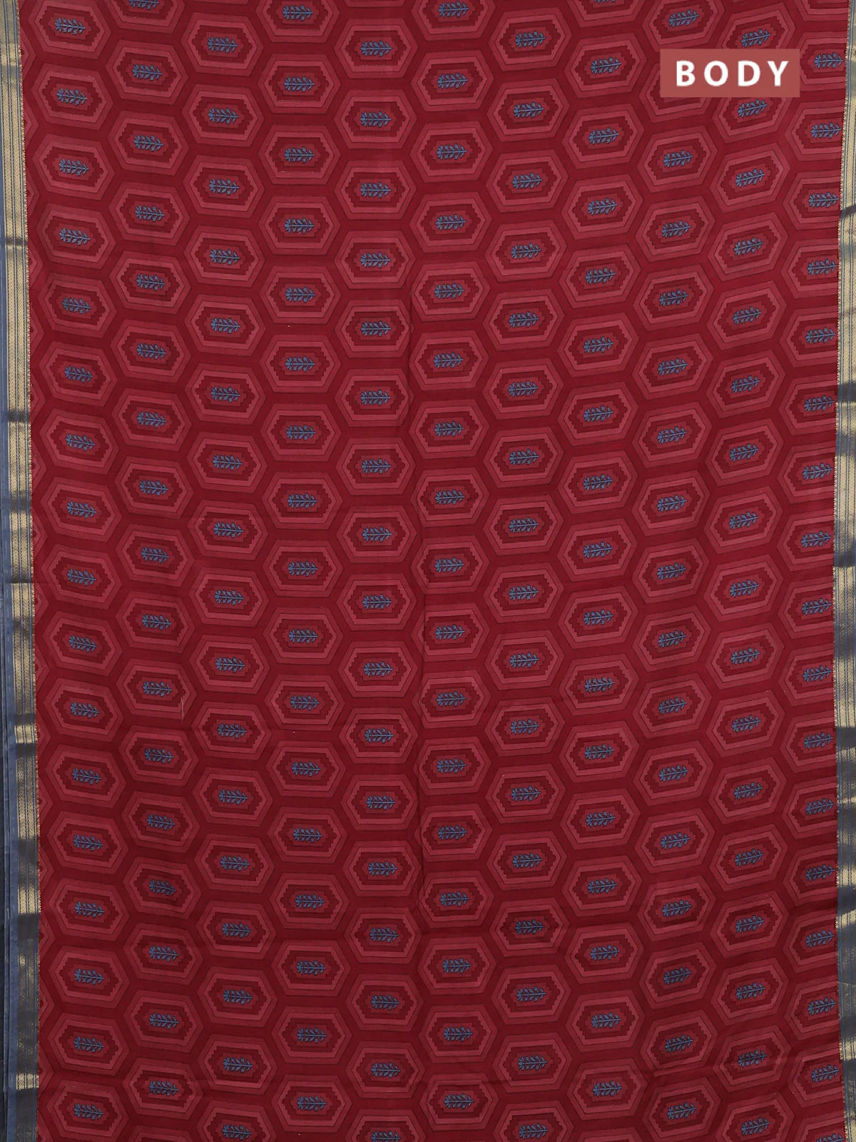 Muslin silk saree maroon and greyish blue with allover geometric prints and zari woven border - Image 2