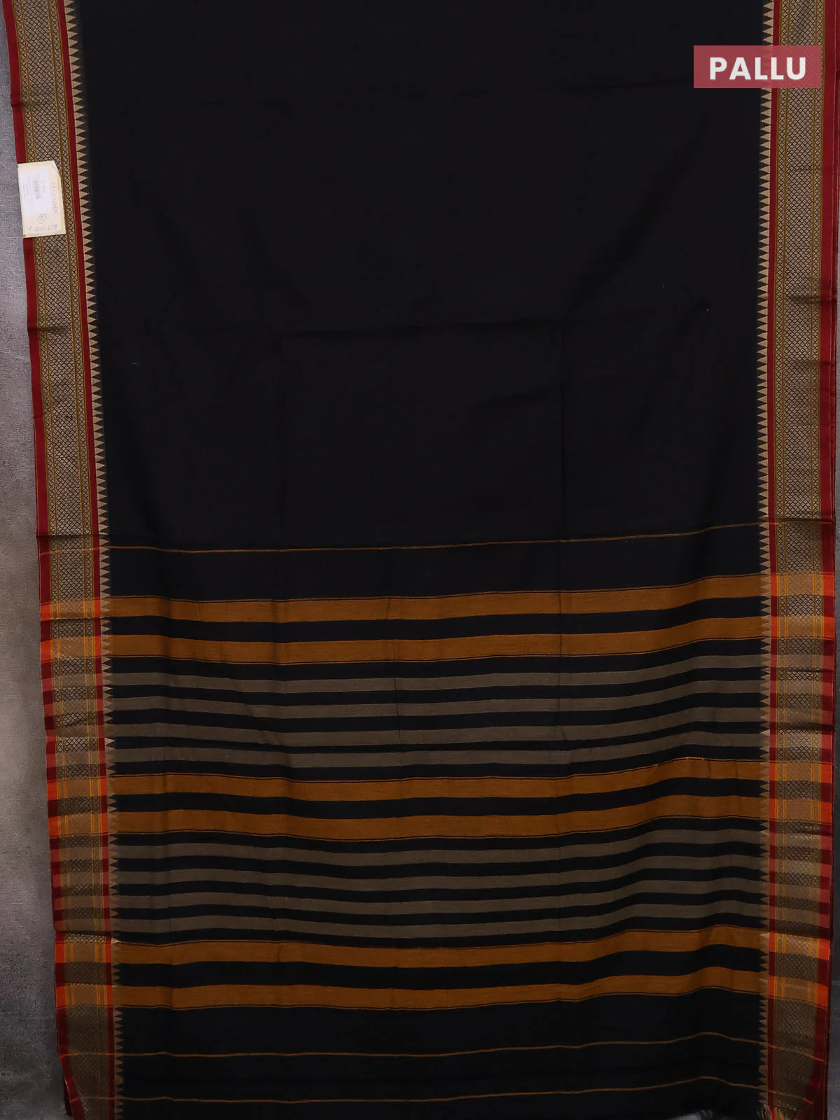 Narayanpet cotton saree black and maroon with plain body and thread woven border - Image 3