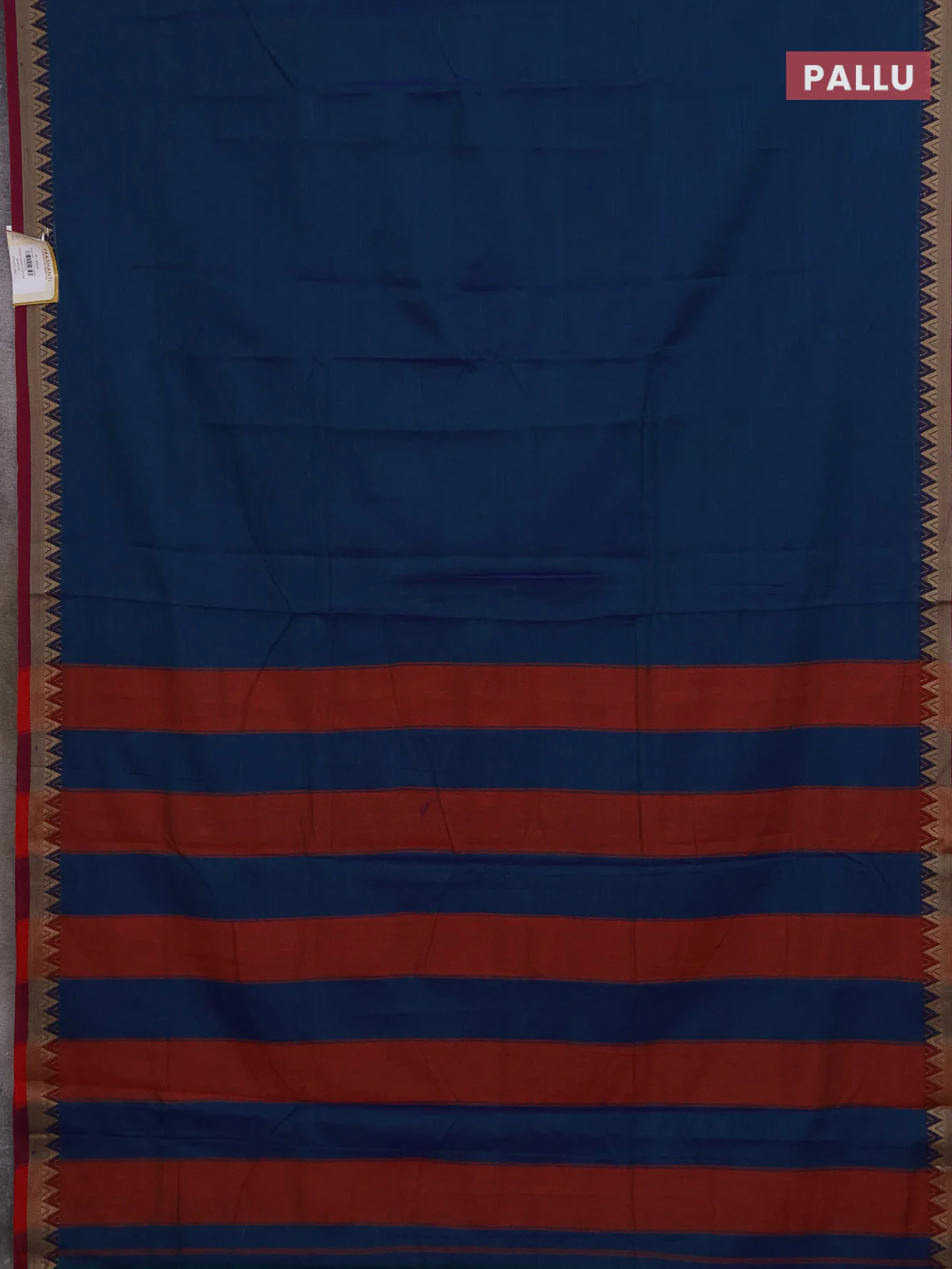 Narayanpet cotton saree dual shade of bluish green and red with plain body and temple thread woven border - Image 3