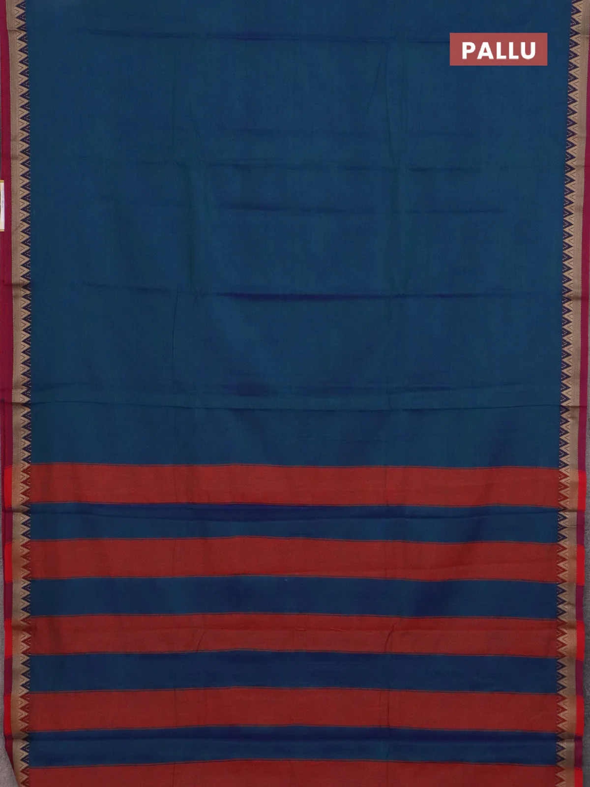 Narayanpet cotton saree dual shade of greenish blue and magenta pink with plain body and temple thread woven border - Image 3