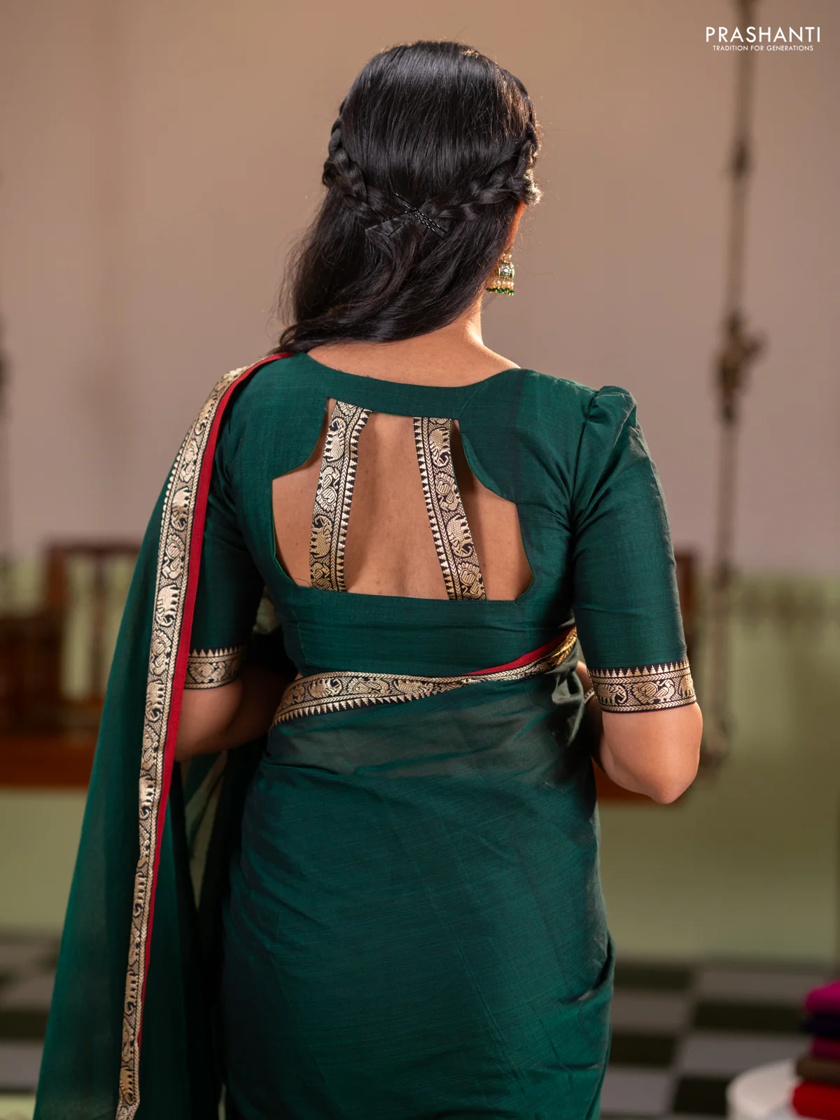 Narayanpet cotton saree green and maroon with plain body and thread woven border - Image 4