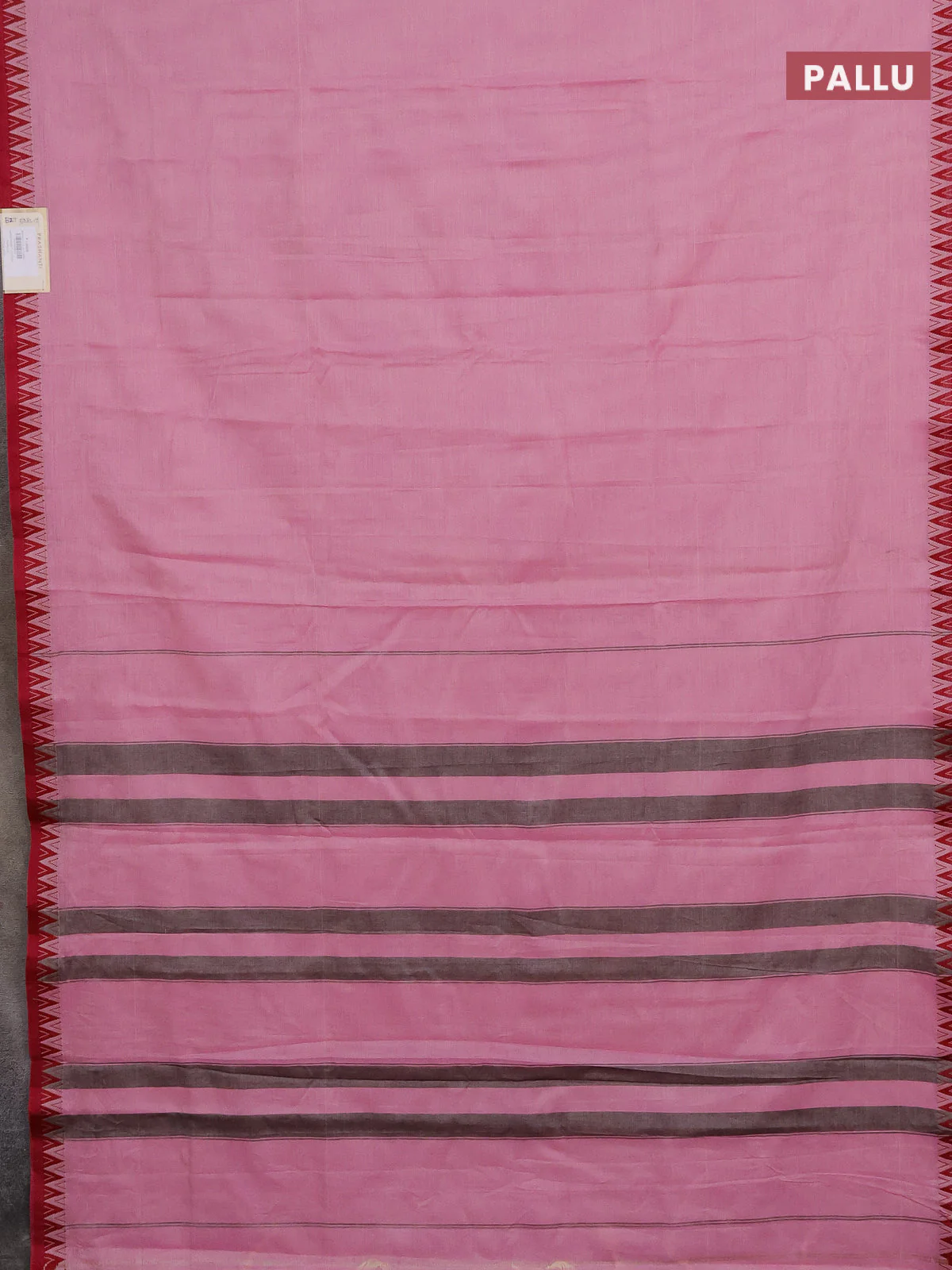Narayanpet cotton saree peach pink and maroon with plain body and temple thread woven border - Image 3