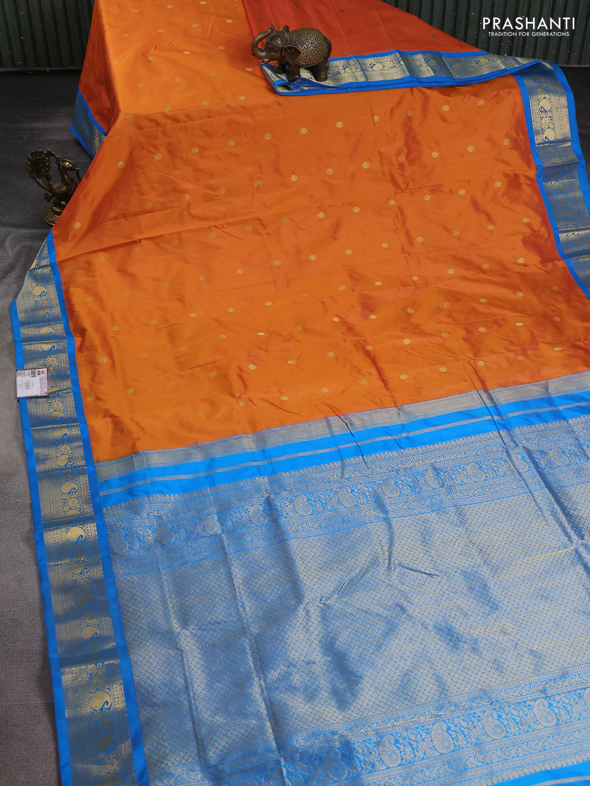 Narayanpet silk saree dual shade of orange and cs blue with zari woven buttas and paisley zari woven border - Image 2