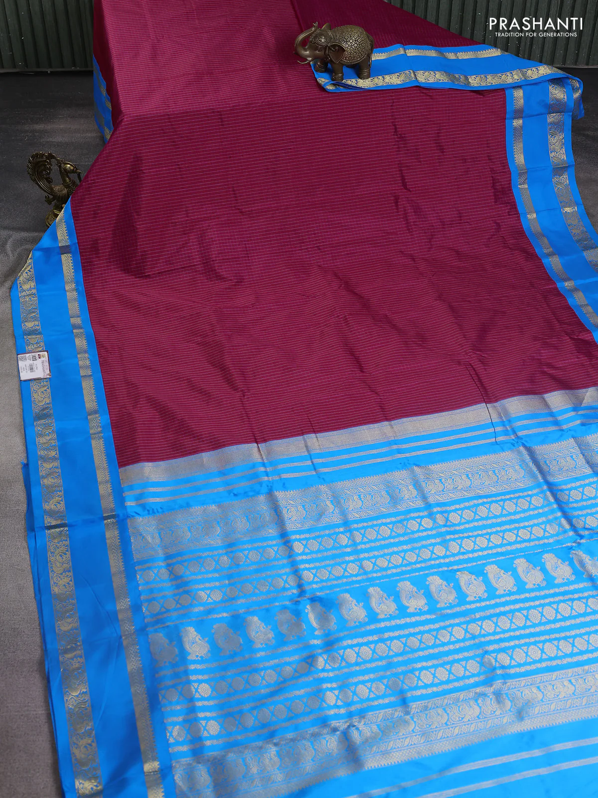 Narayanpet silk saree pink and cs blue with allover small checked pattern and rettapet annam zari woven korvai border - Image 2