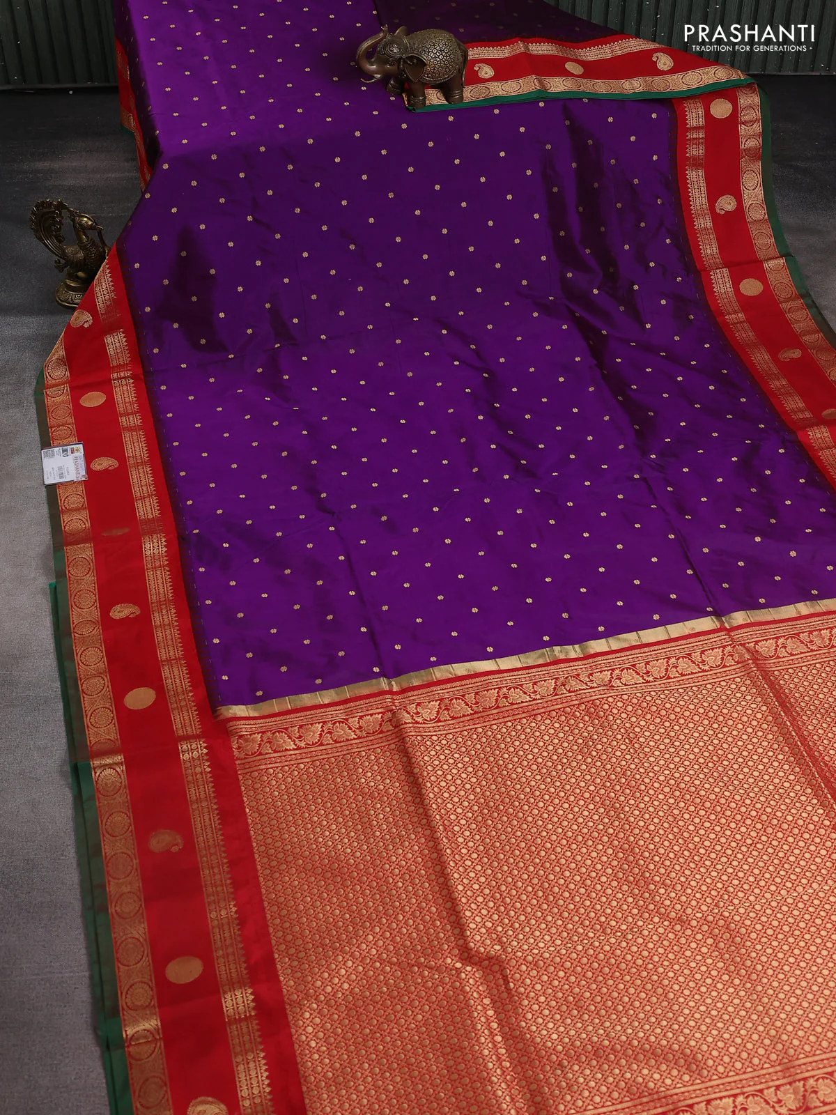 Narayanpet silk saree purple and red with allover zari woven buttas and rettapet zari woven butta border - Image 2