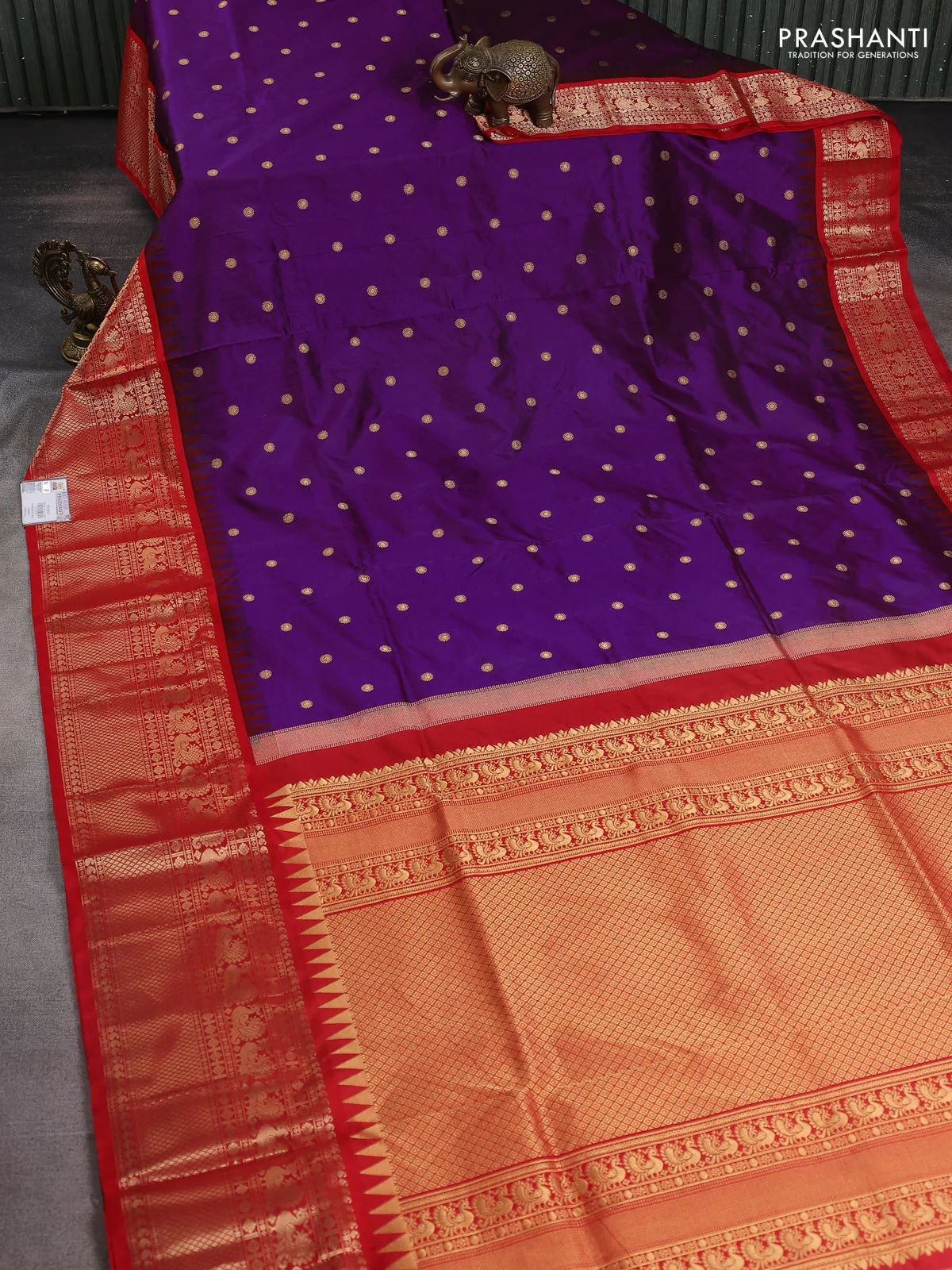Narayanpet silk saree purple and red with allover zari woven buttas and temple design long zari woven border - Image 2