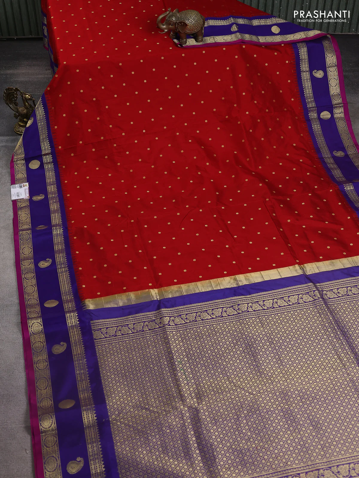 Narayanpet silk saree red and blue with allover zari woven buttas and rettapet zari woven butta border - Image 2