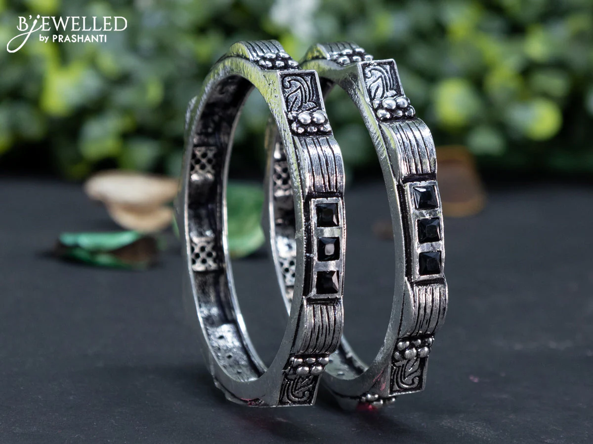Oxidised bangle with black stones - Image 2