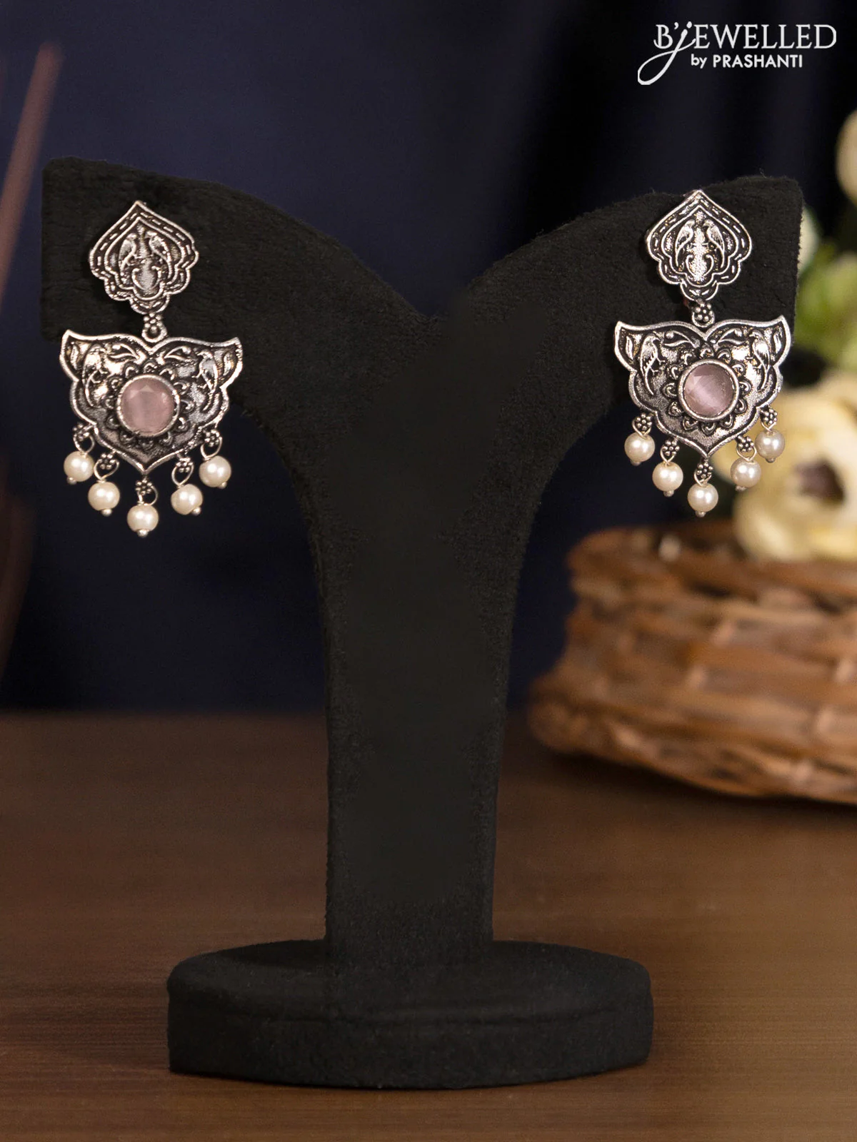 Oxidised haaram with baby pink stones and pearl hangings - Image 2