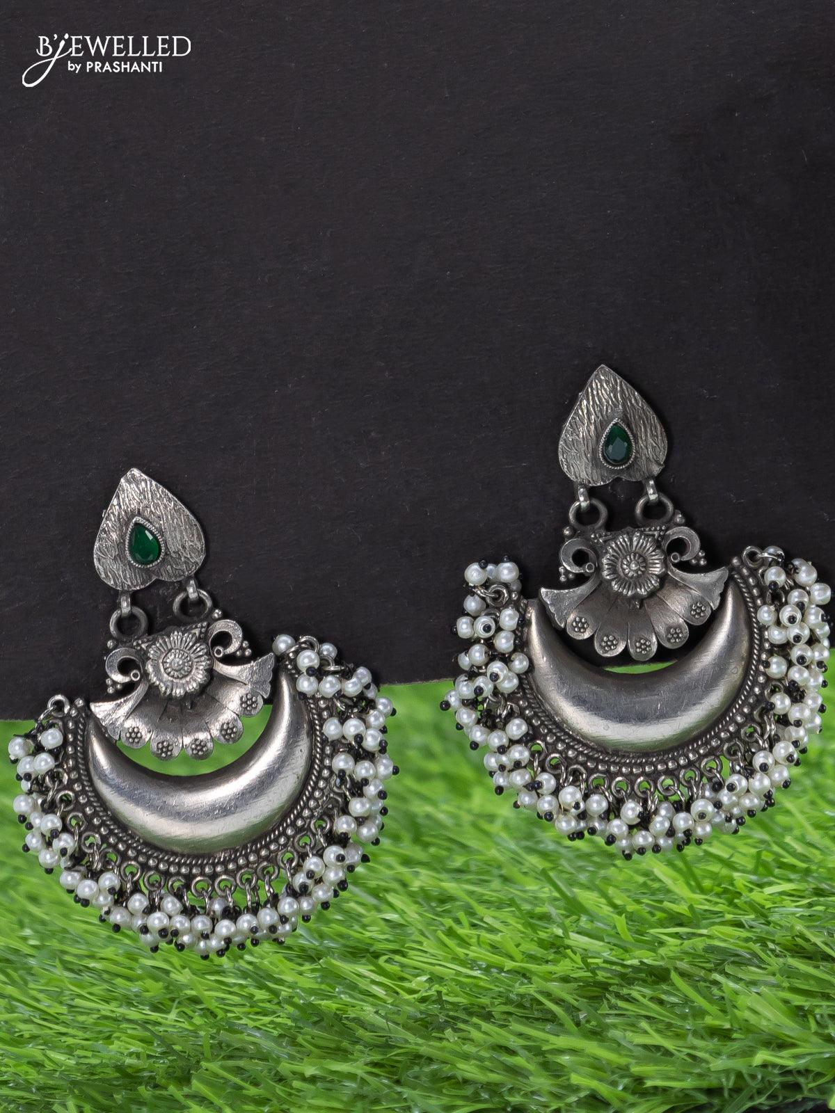 Oxidised haaram with emerald stone and pearl hangings - Image 2