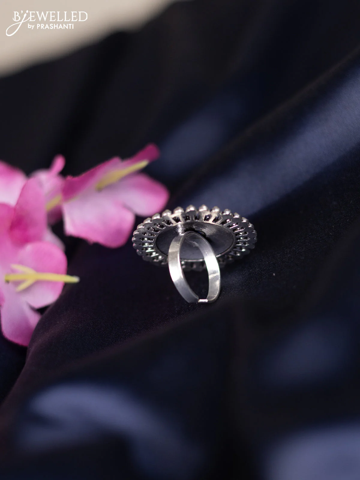 Oxidised ring with sapphire stones - Image 2