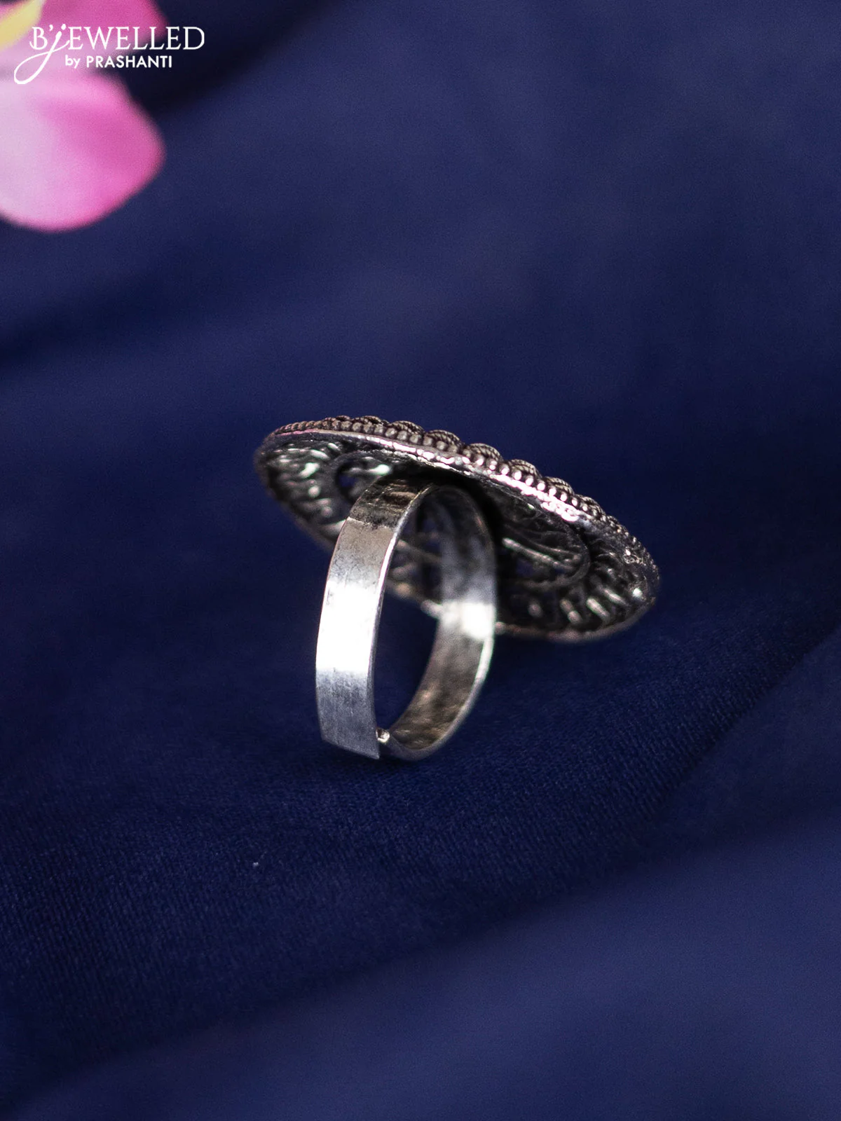 Oxidised ring with floral design - Image 2