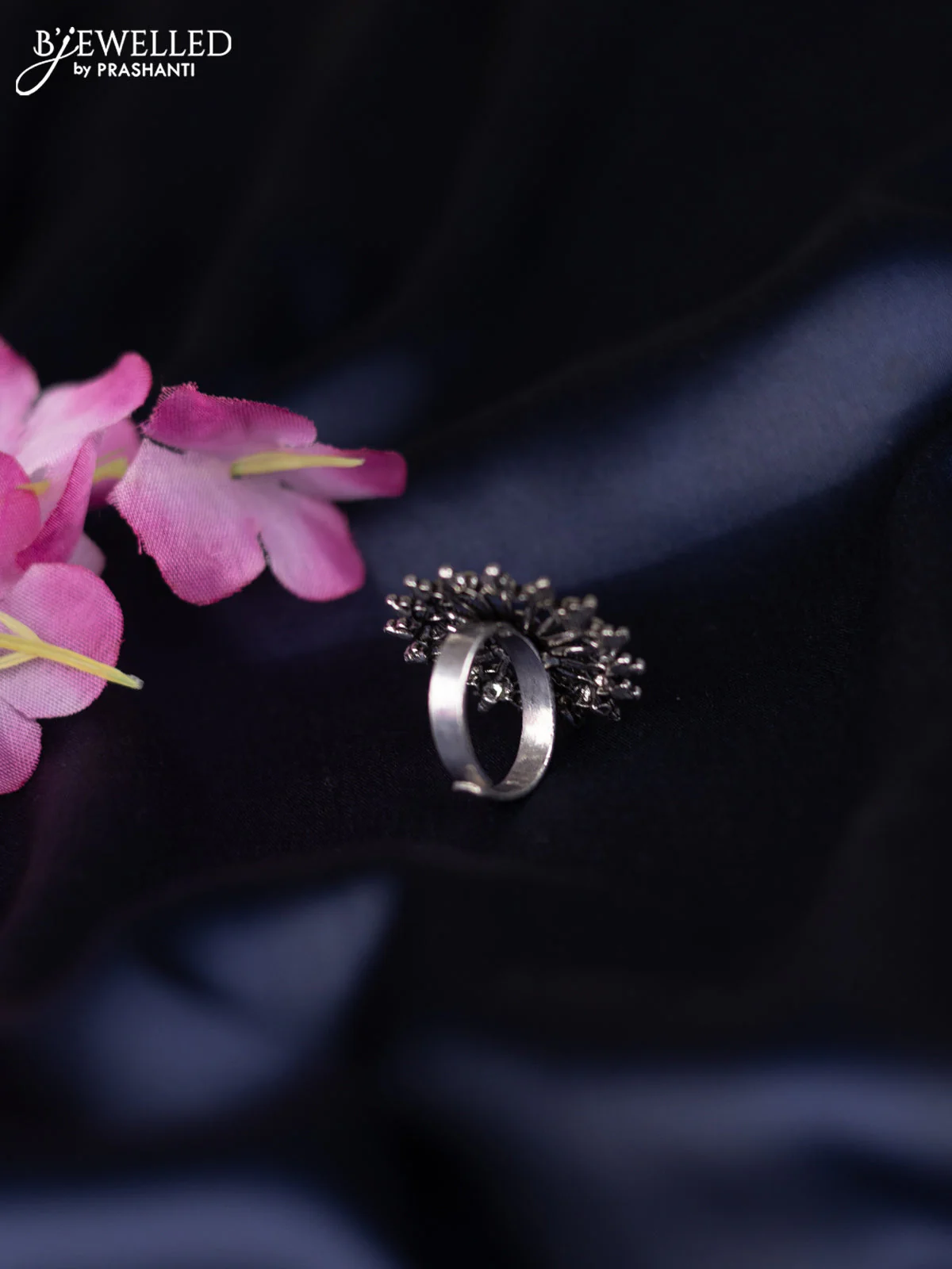Oxidised ring with simple design - Image 2