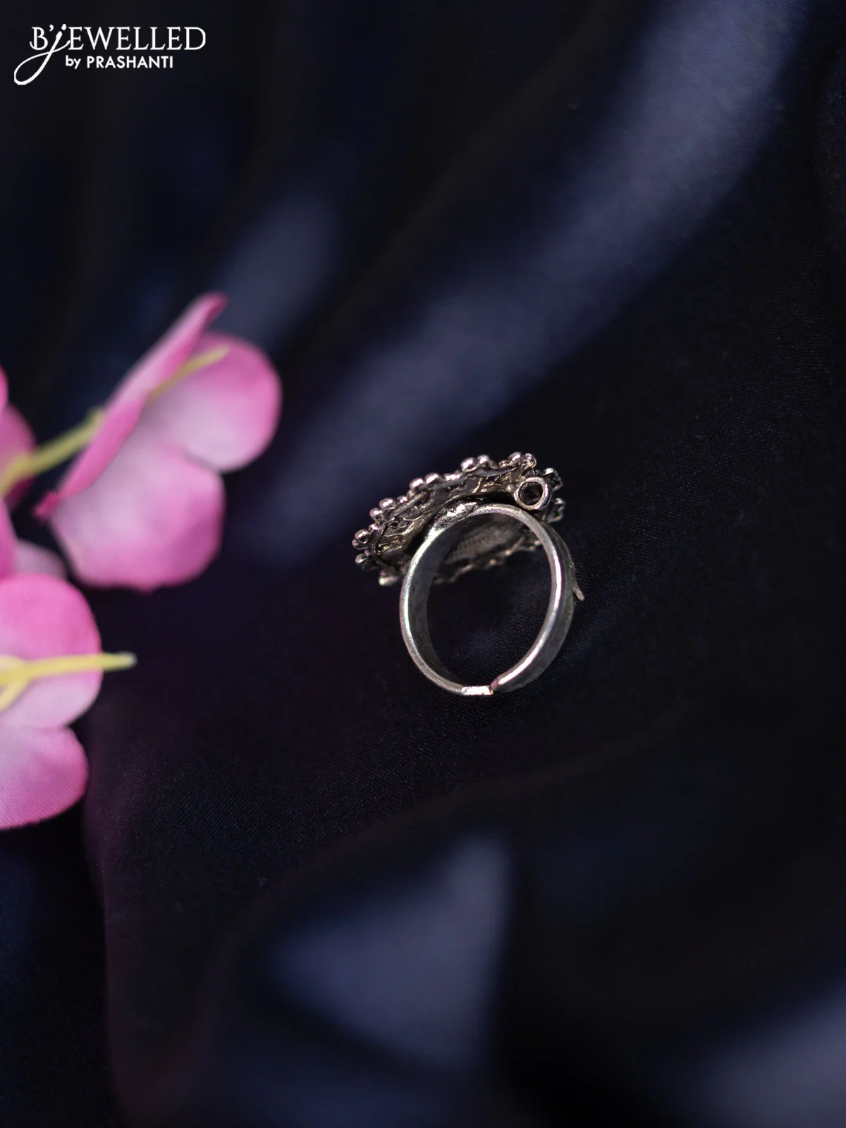 Oxidised ring with simple design - Image 2