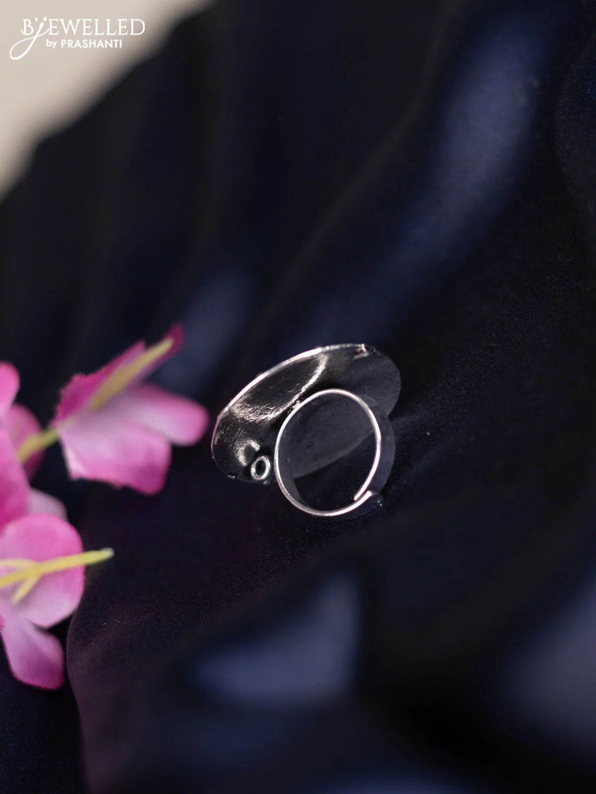 Oxidised ring with simple design - Image 2